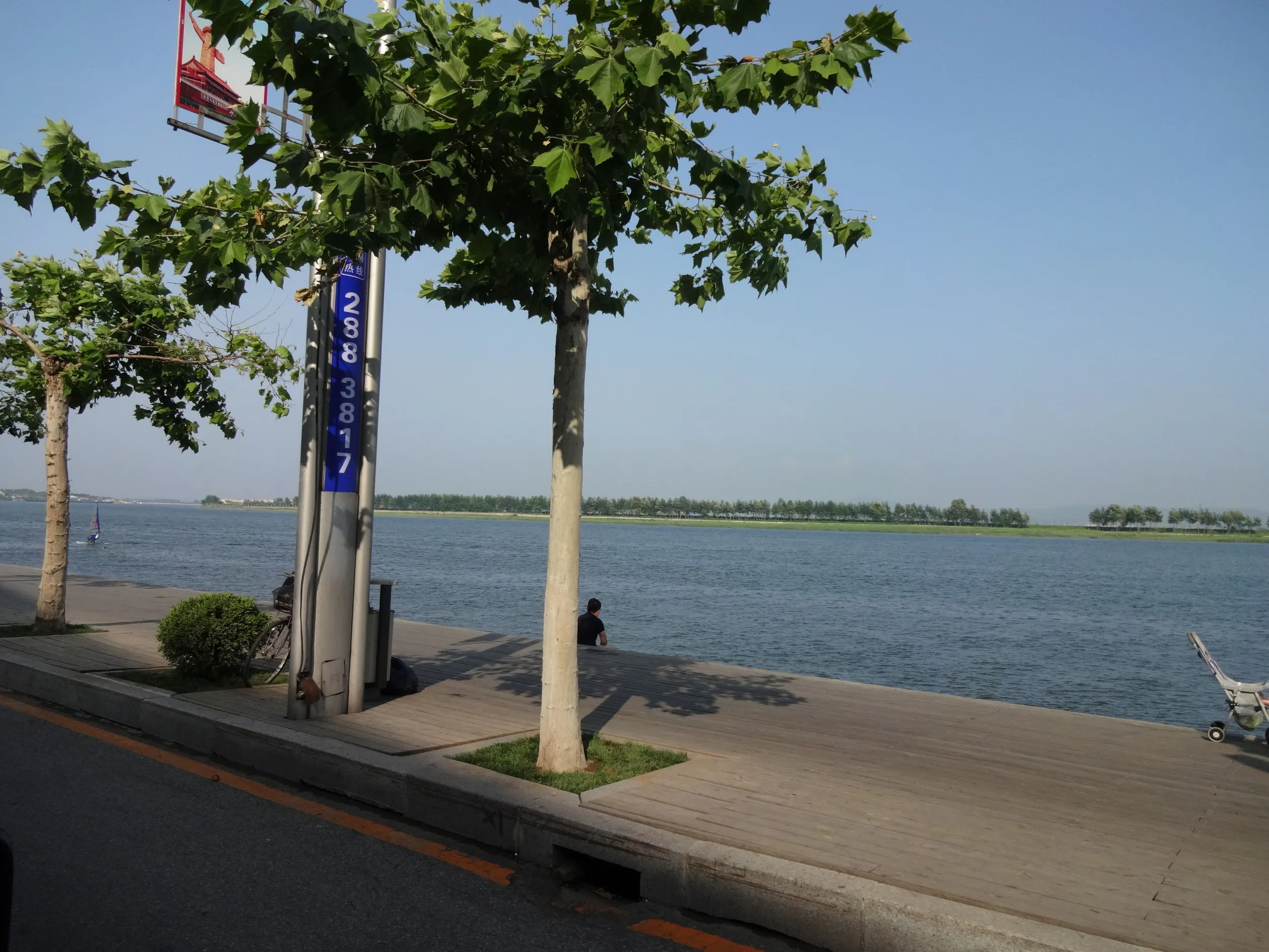 対岸の北朝鮮風景