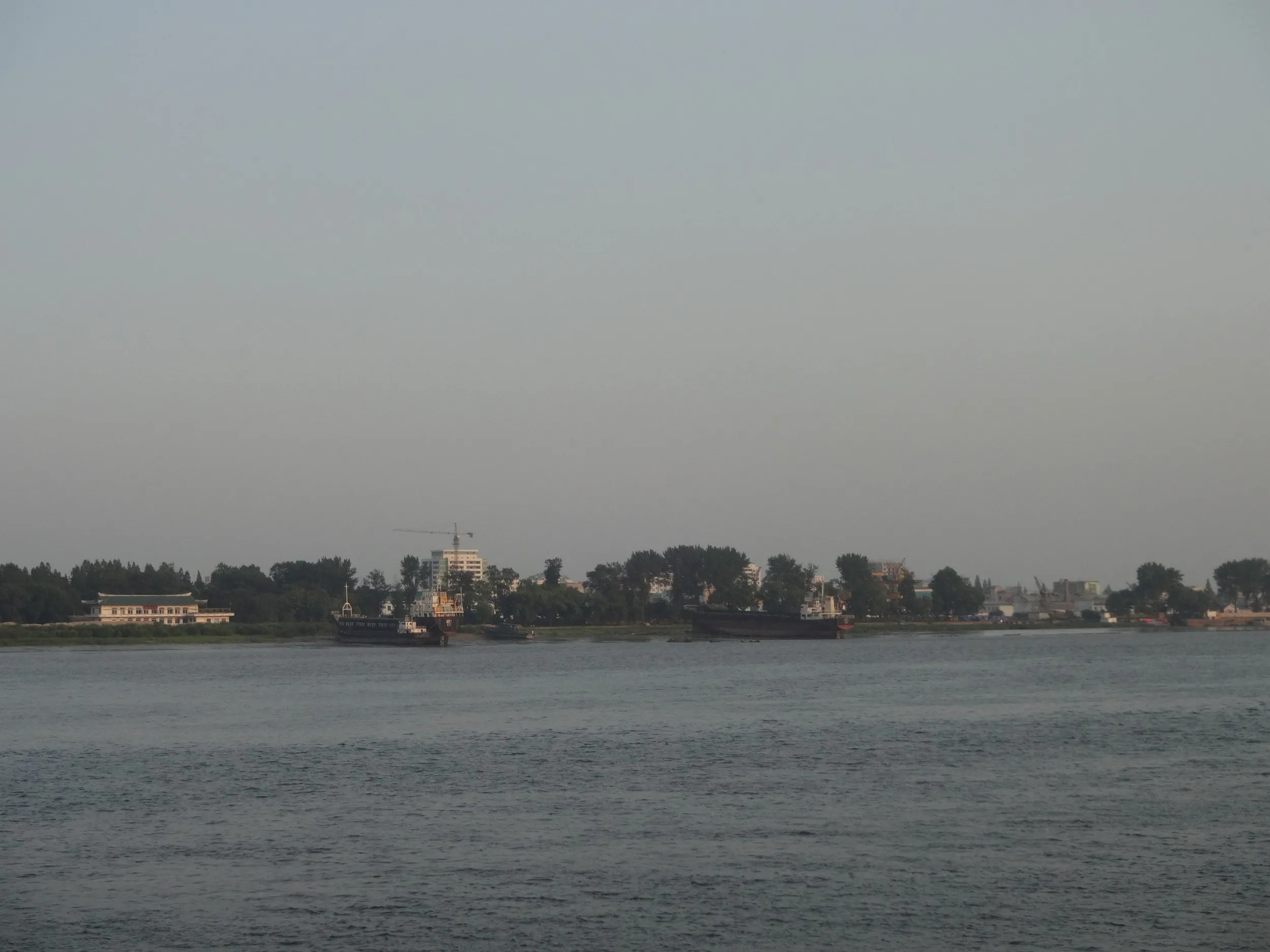 北朝鮮の対岸を眺める