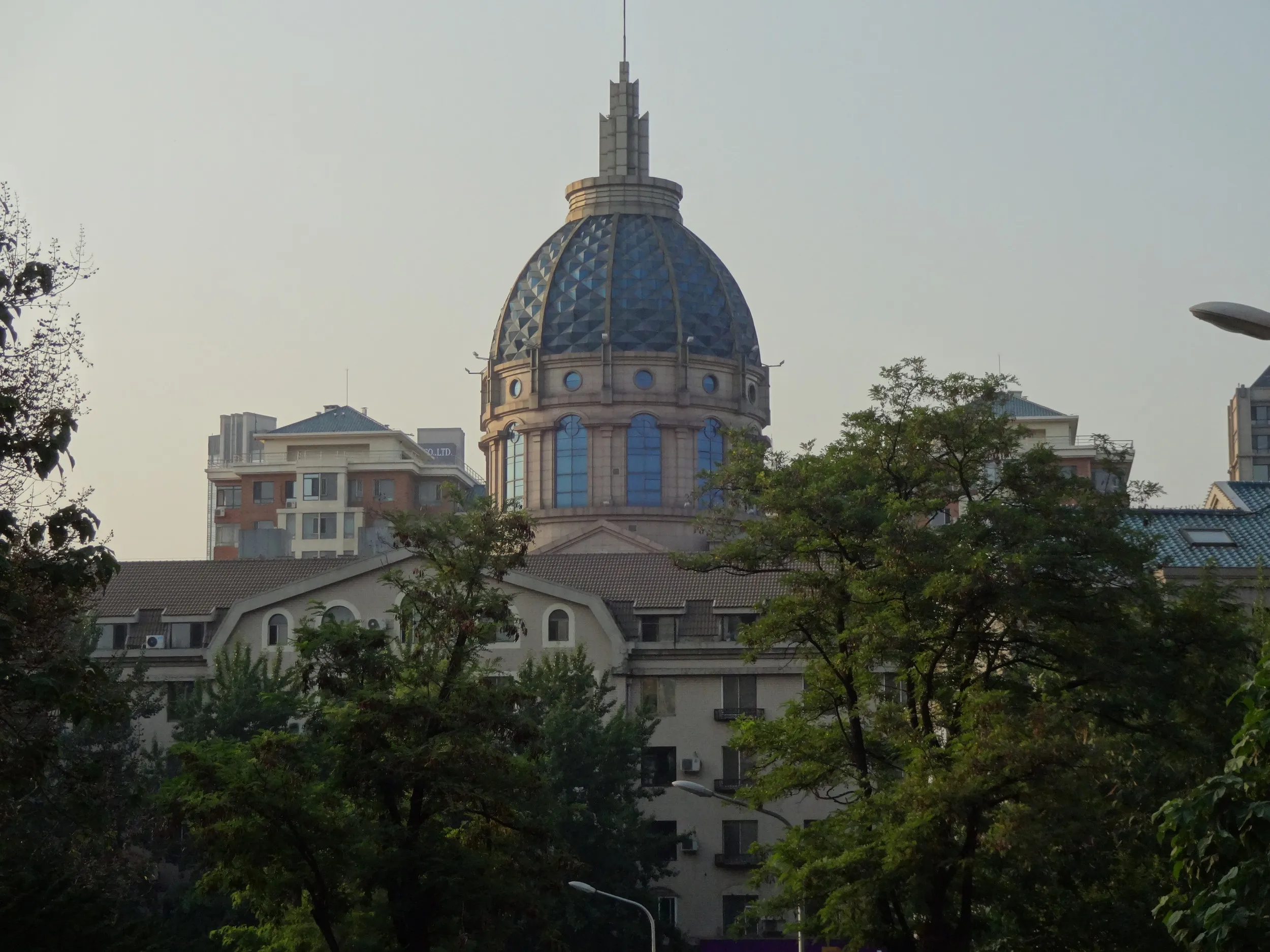 大連外国語学院の駅付近