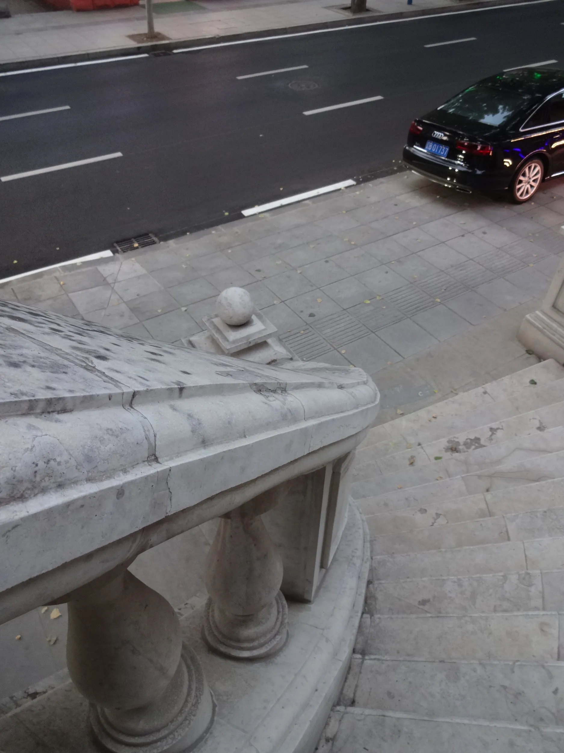 綺麗な曲線を描く手すり