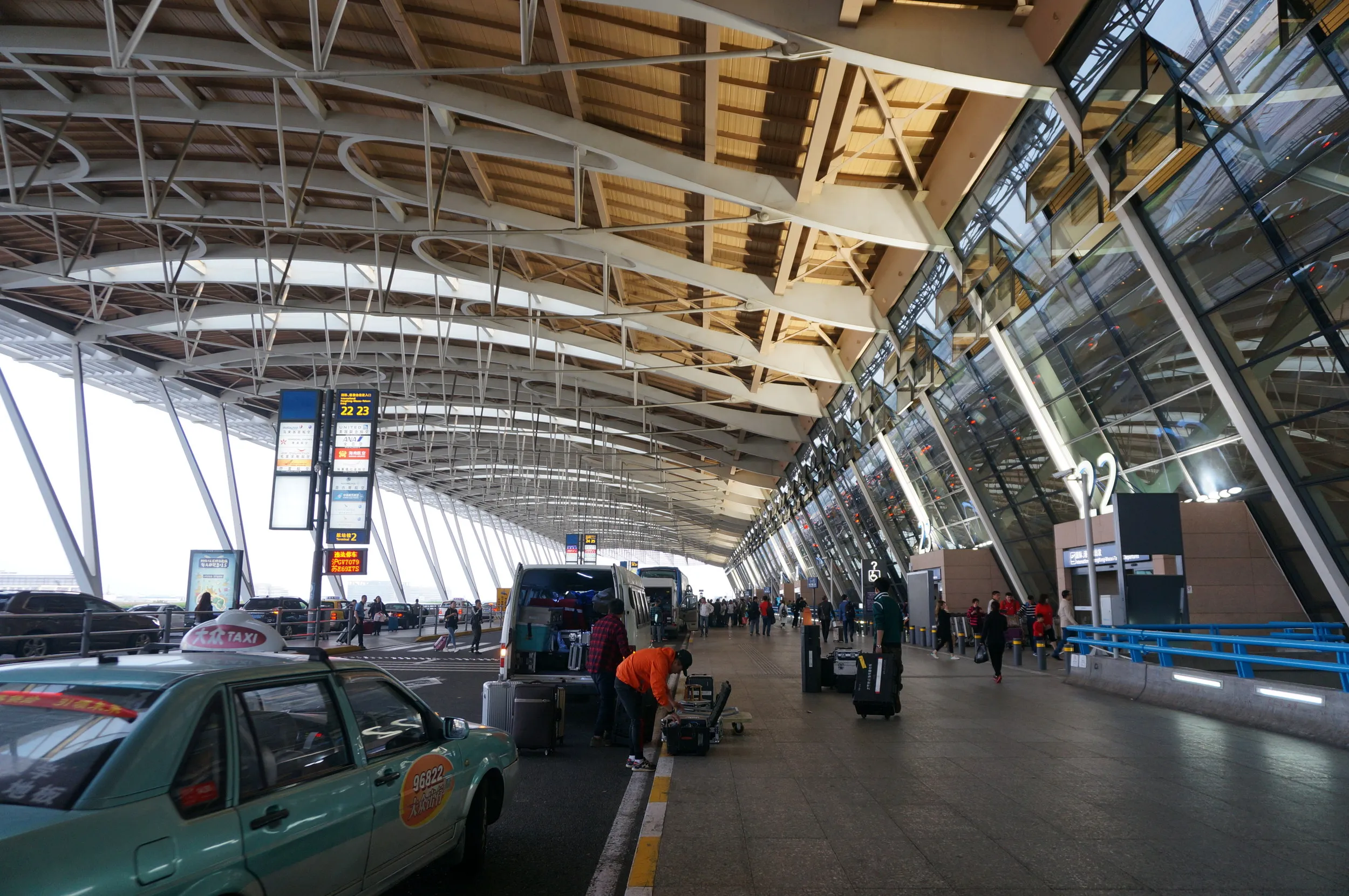 上海浦東国際空港に到着