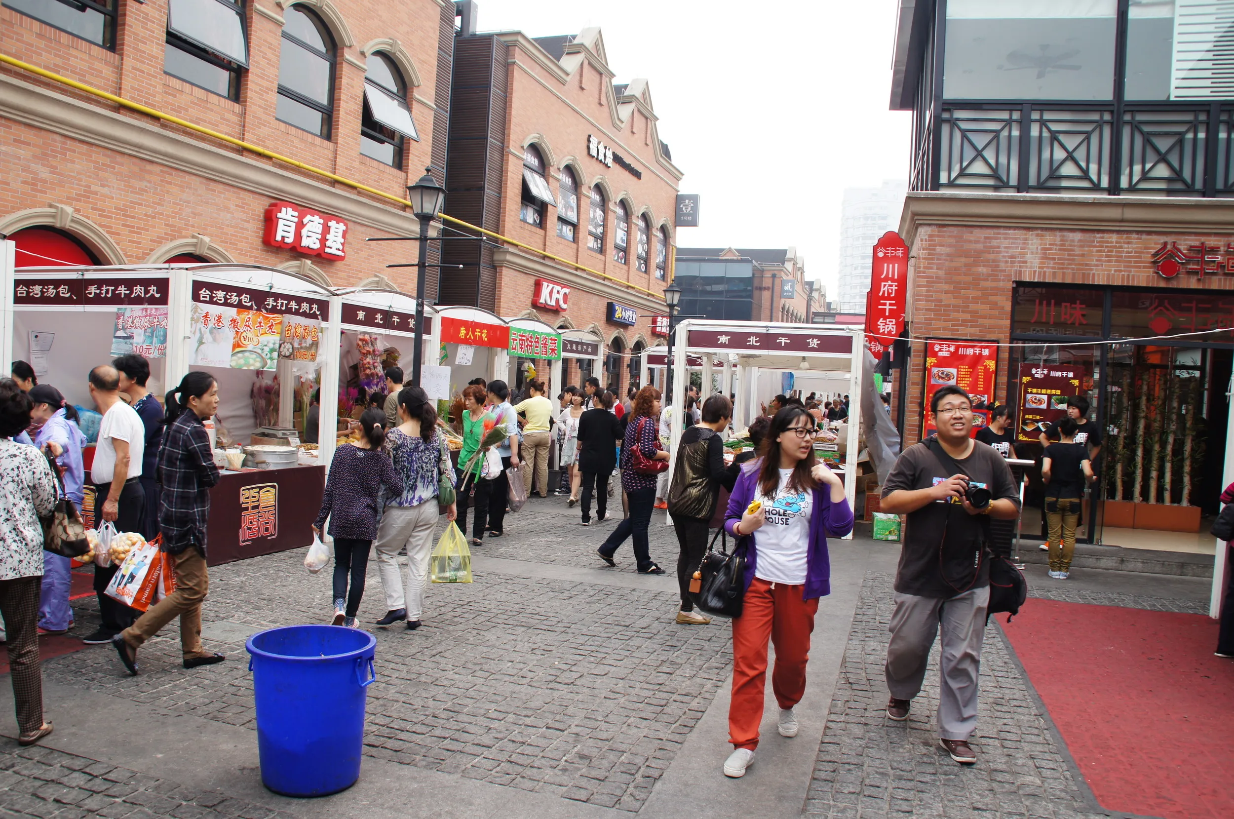 上鋼一村の屋台街