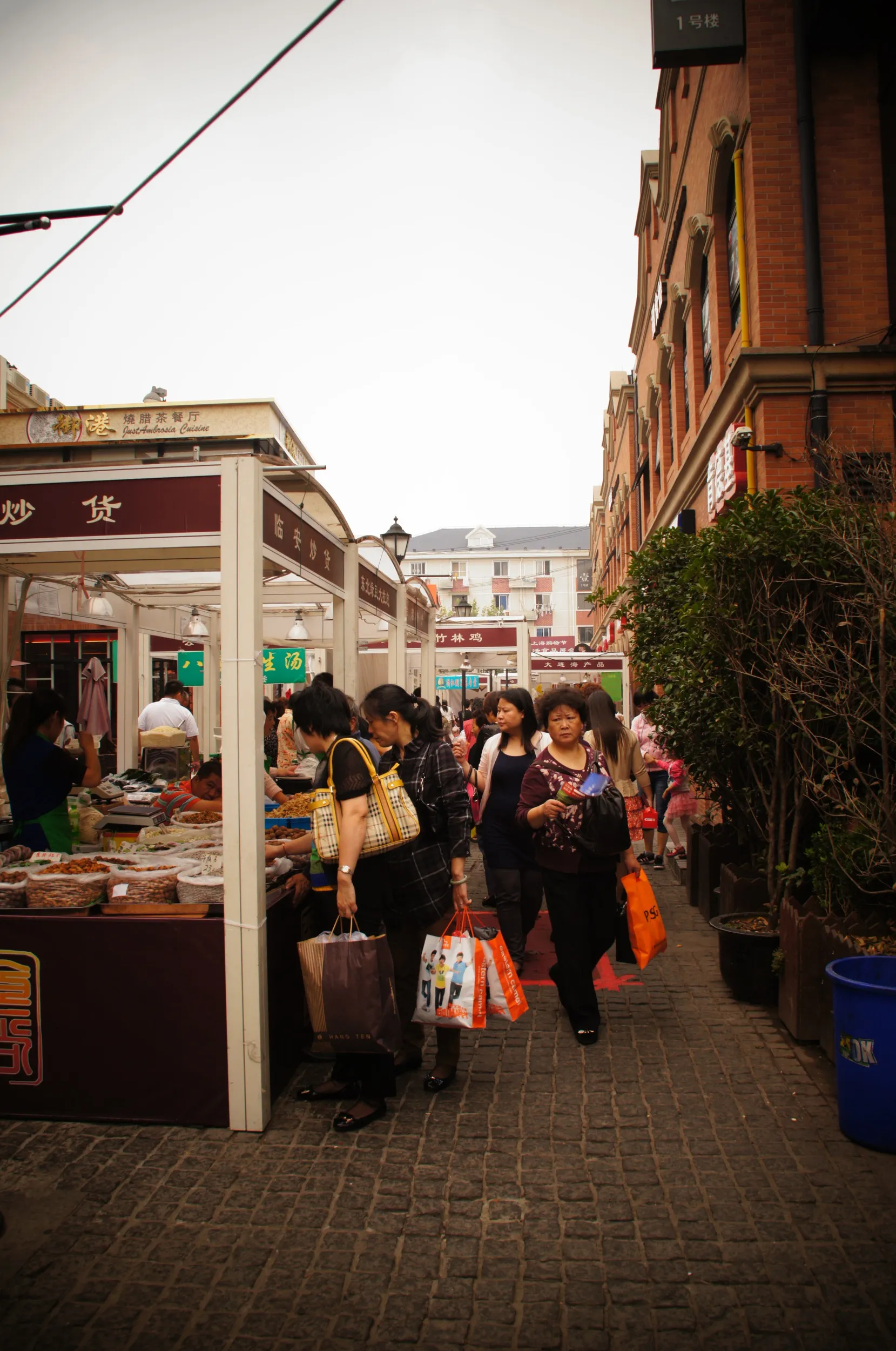 上鋼一村の屋台街 トイカメラモード