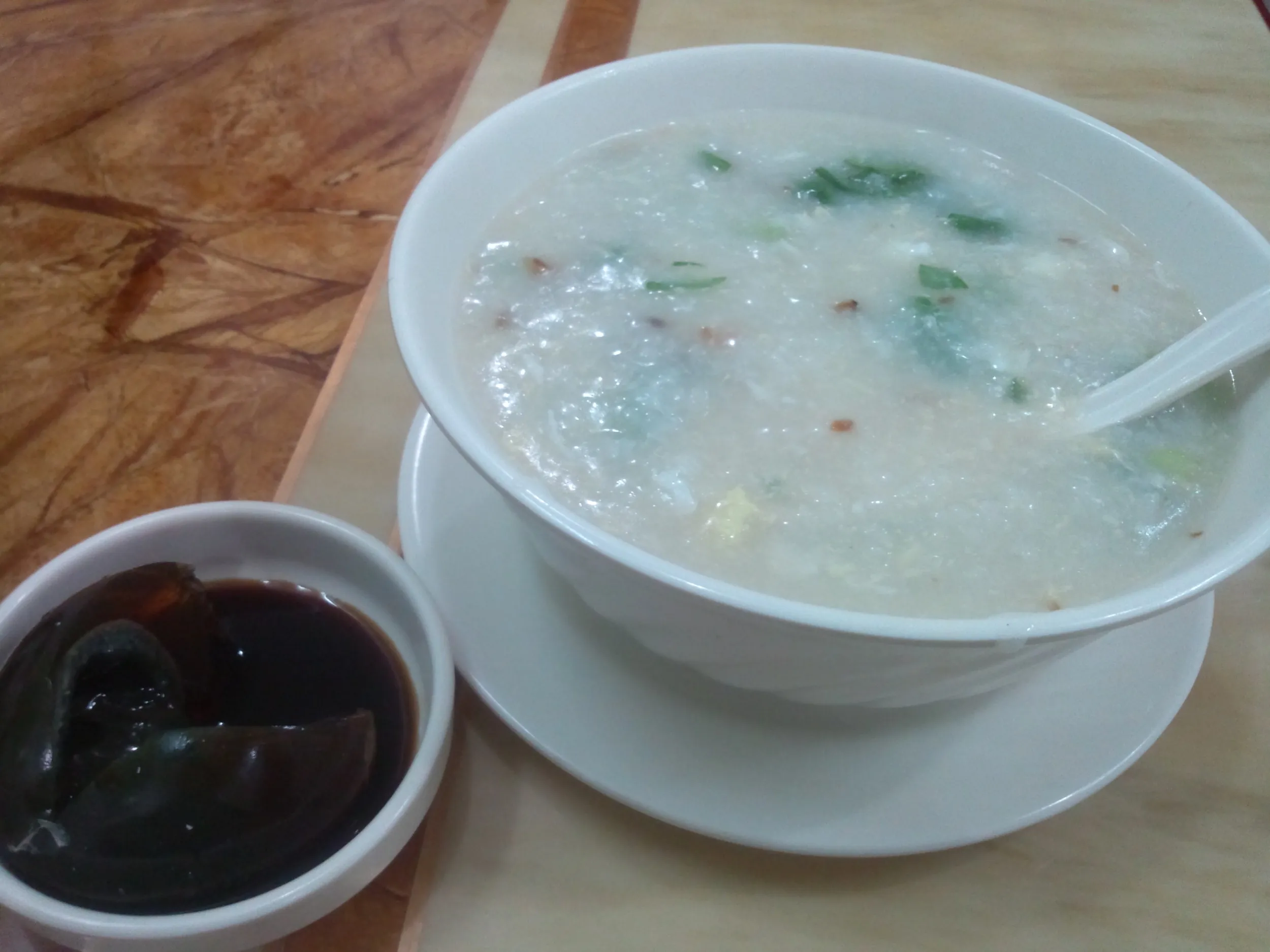 お粥とピータン