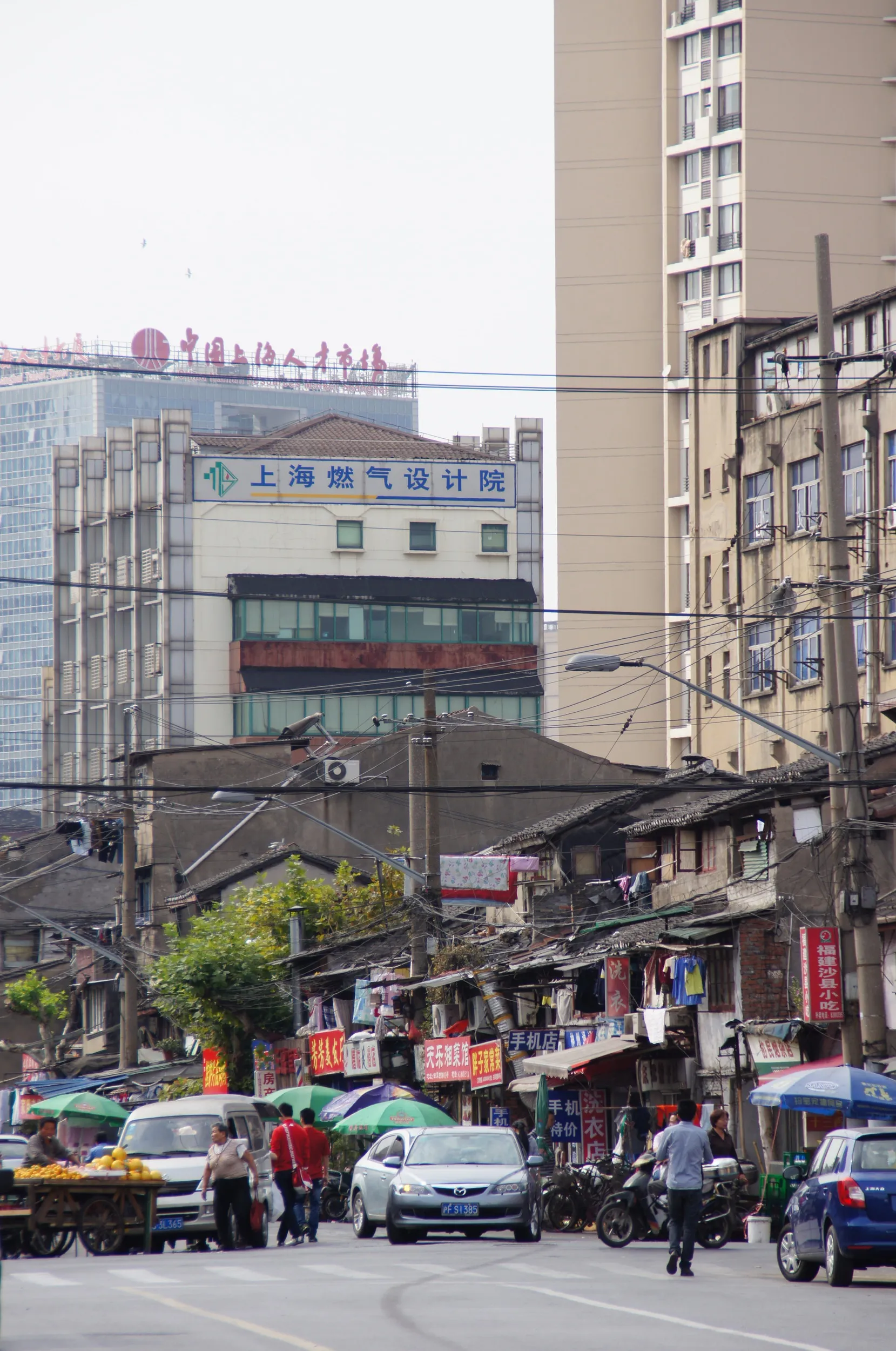曲阜西路と弄堂、下町の風景