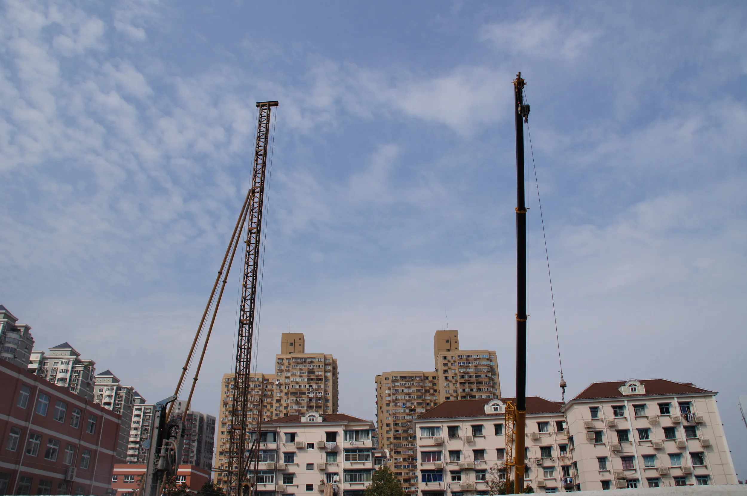 曲阜西路駅前の風景