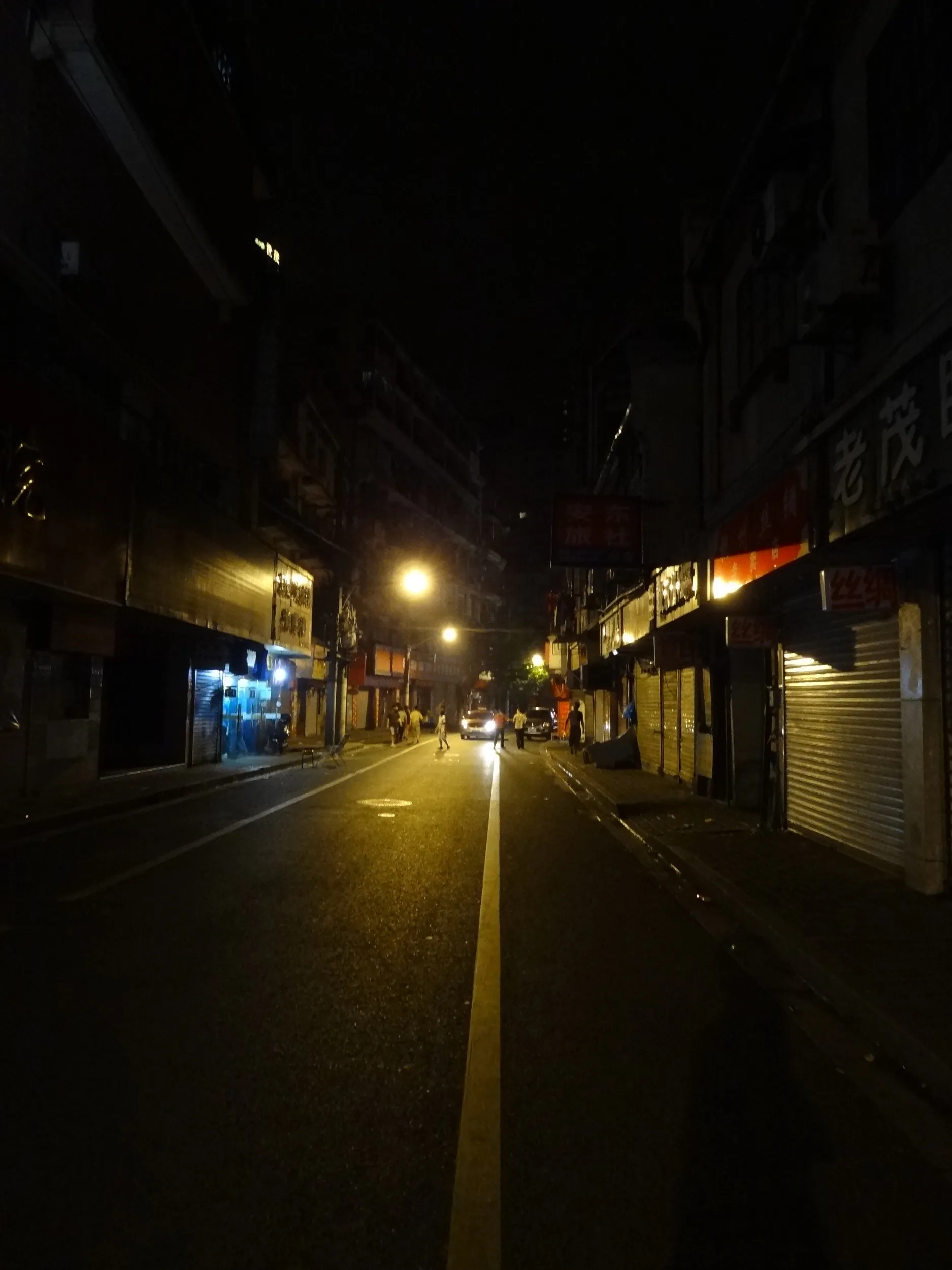 人民広場周辺で安宿探し