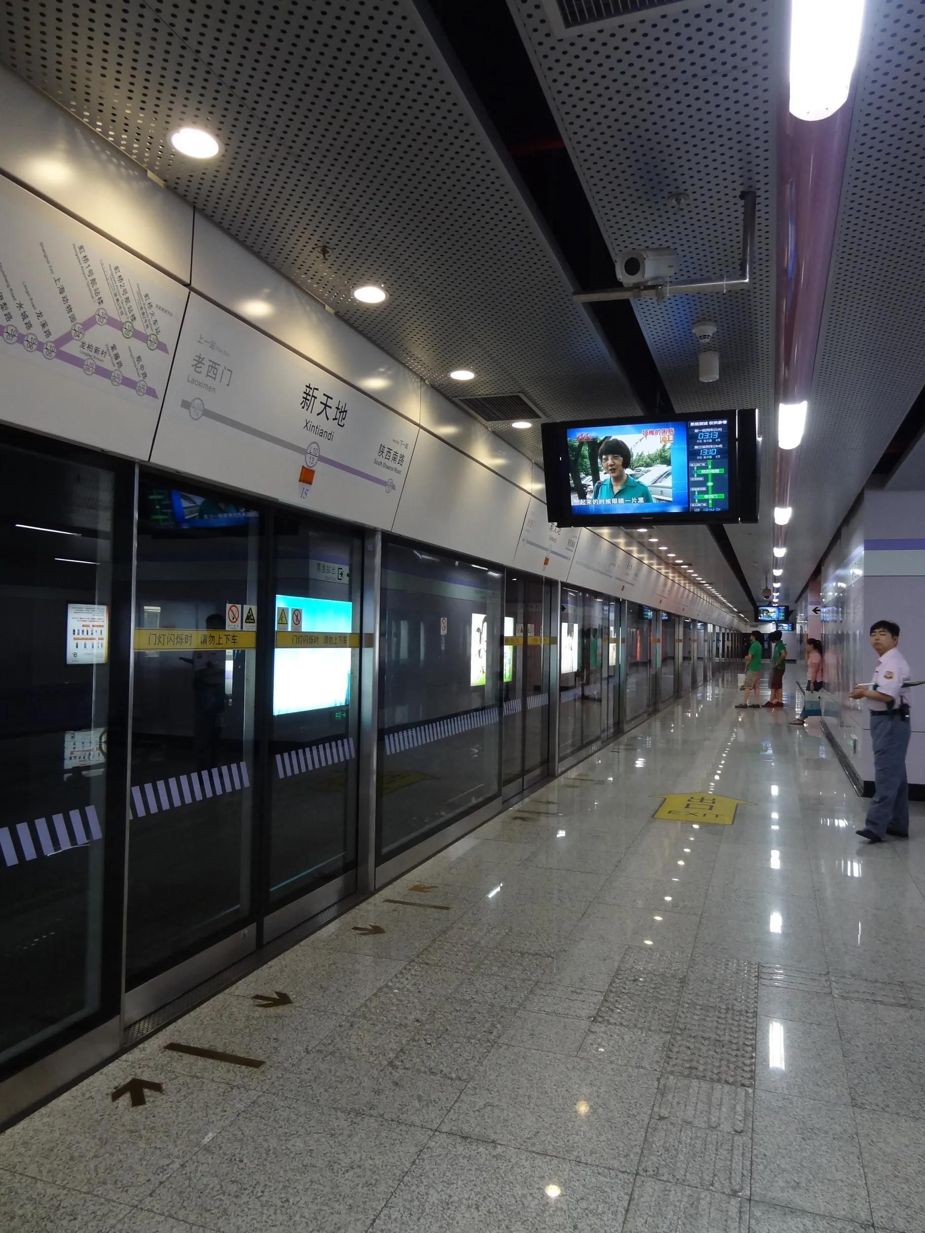 上海地下鉄の駅構内