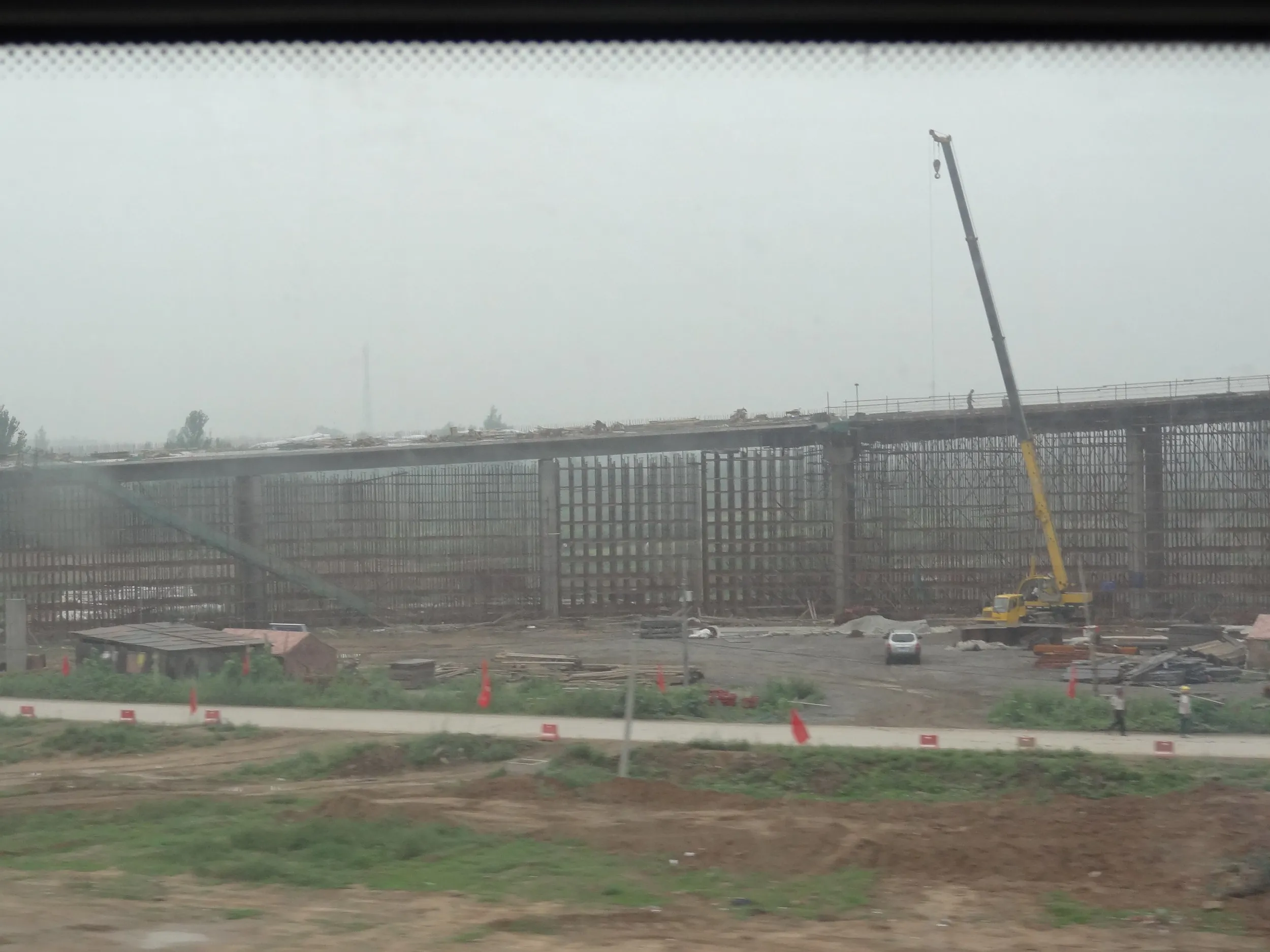 三門峡〜西安へ行く長距離バスの中からの風景