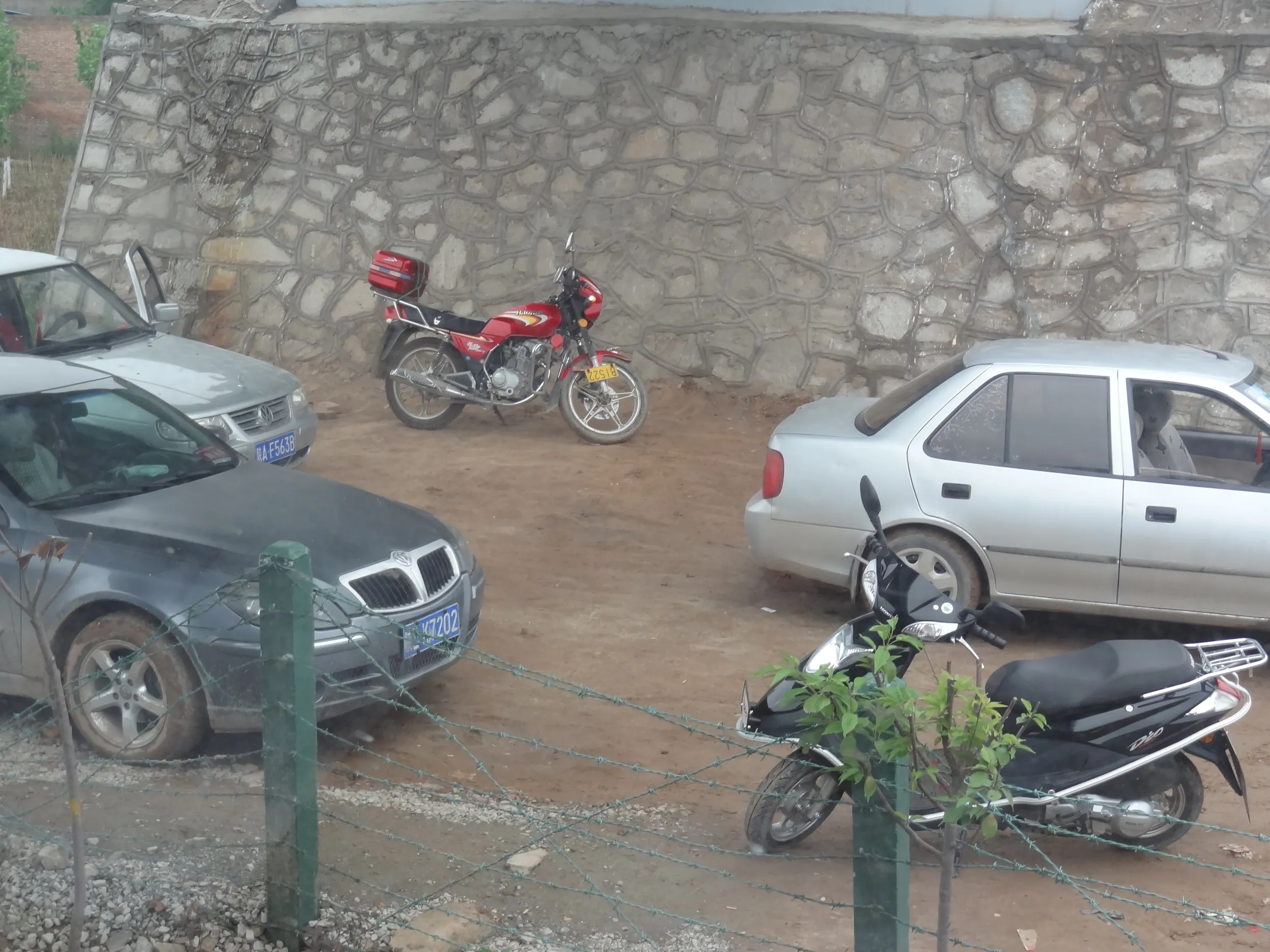 三門峡〜西安へ行く長距離バス(黒車)の中からの風景