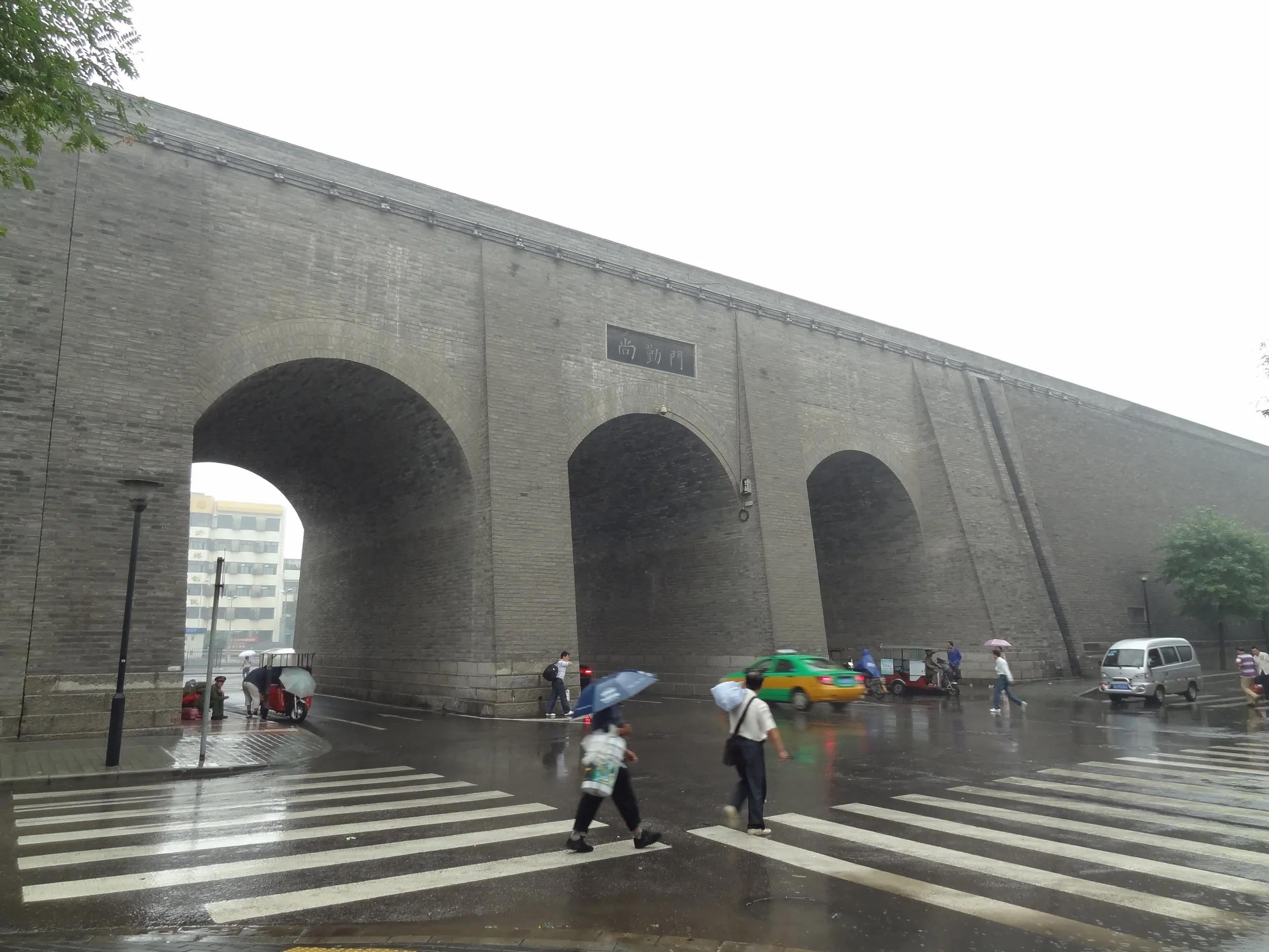 レストランがない尚勤門周辺