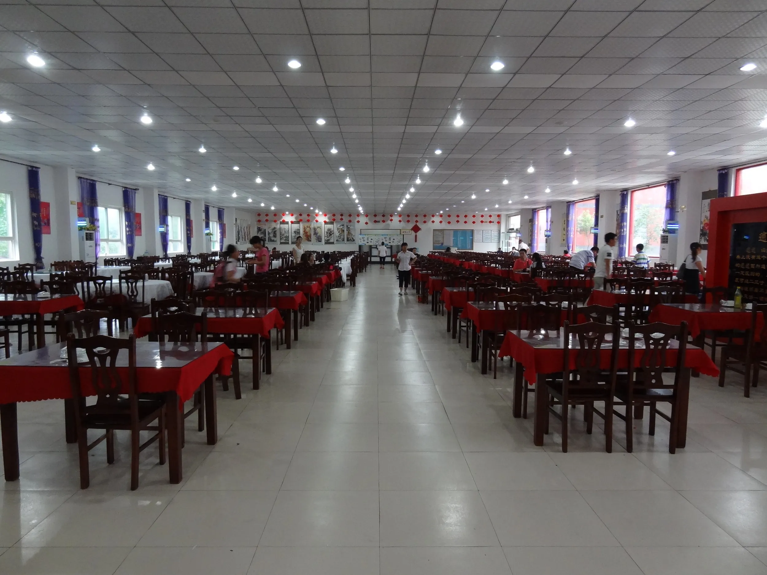 ツアー途中のレストラン