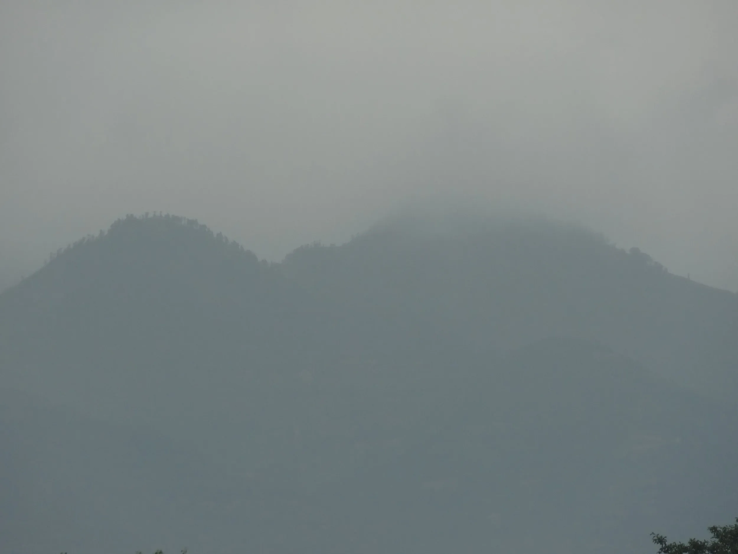 兵馬俑博物館から見た山