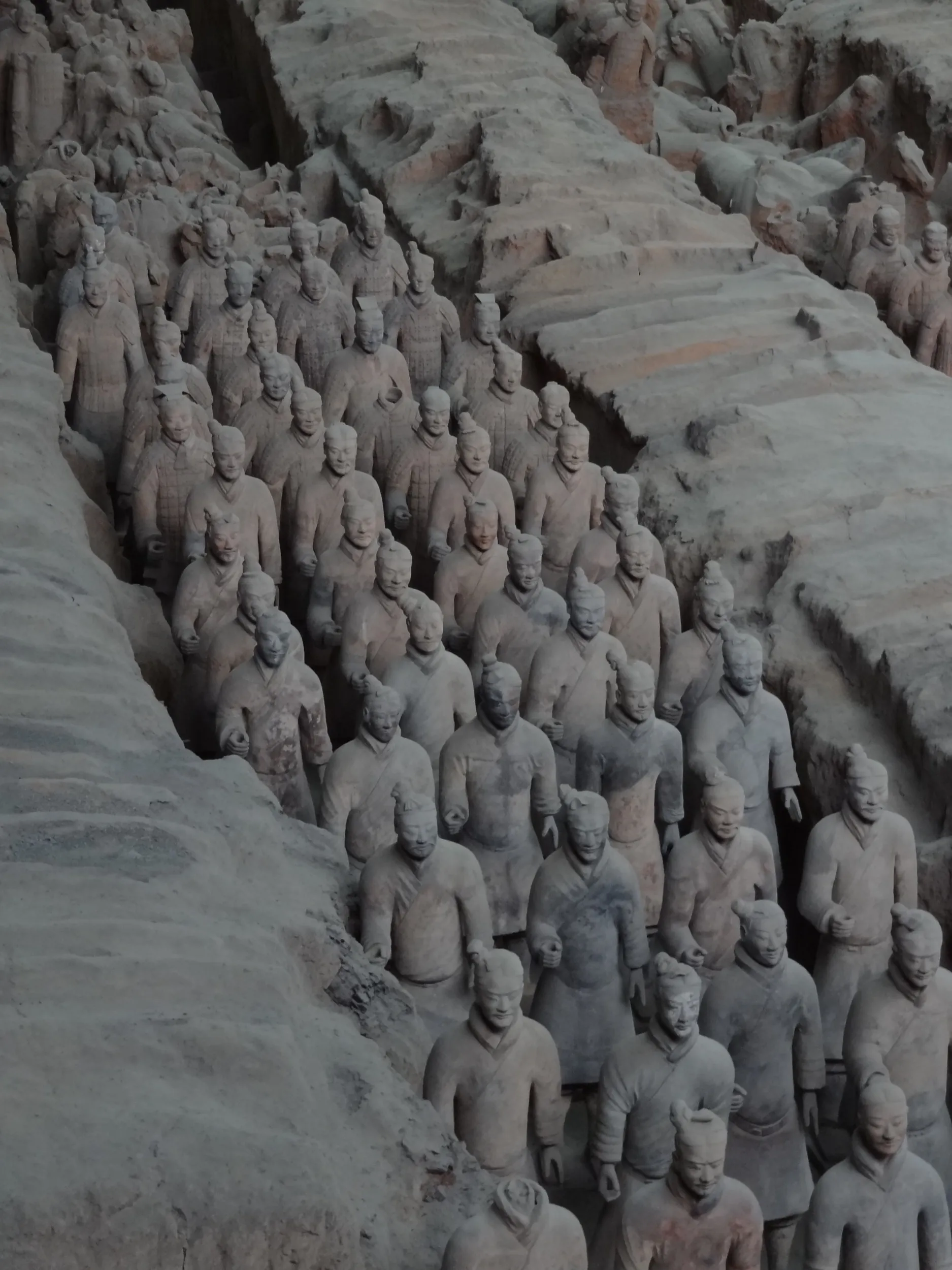 一号抗の兵馬俑の列