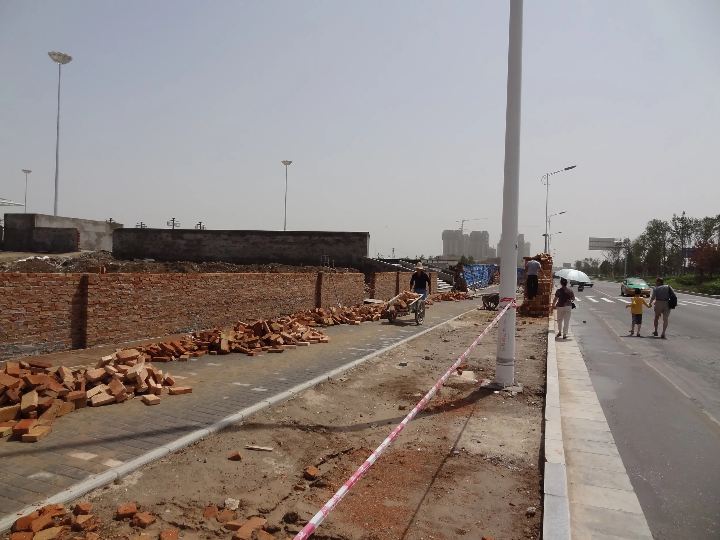 ビル一つない瓦礫の土地