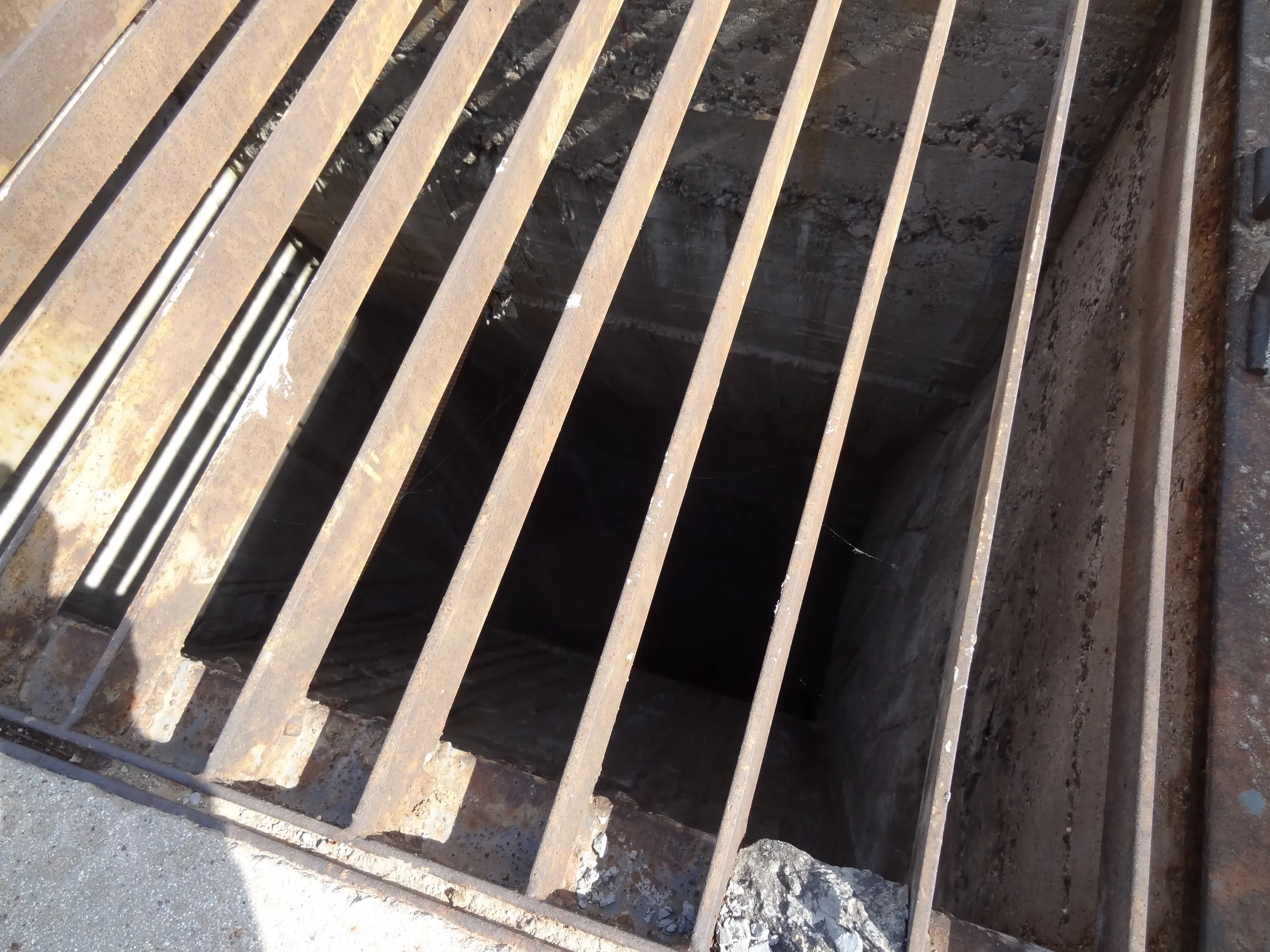 吸い込まれそうな穴