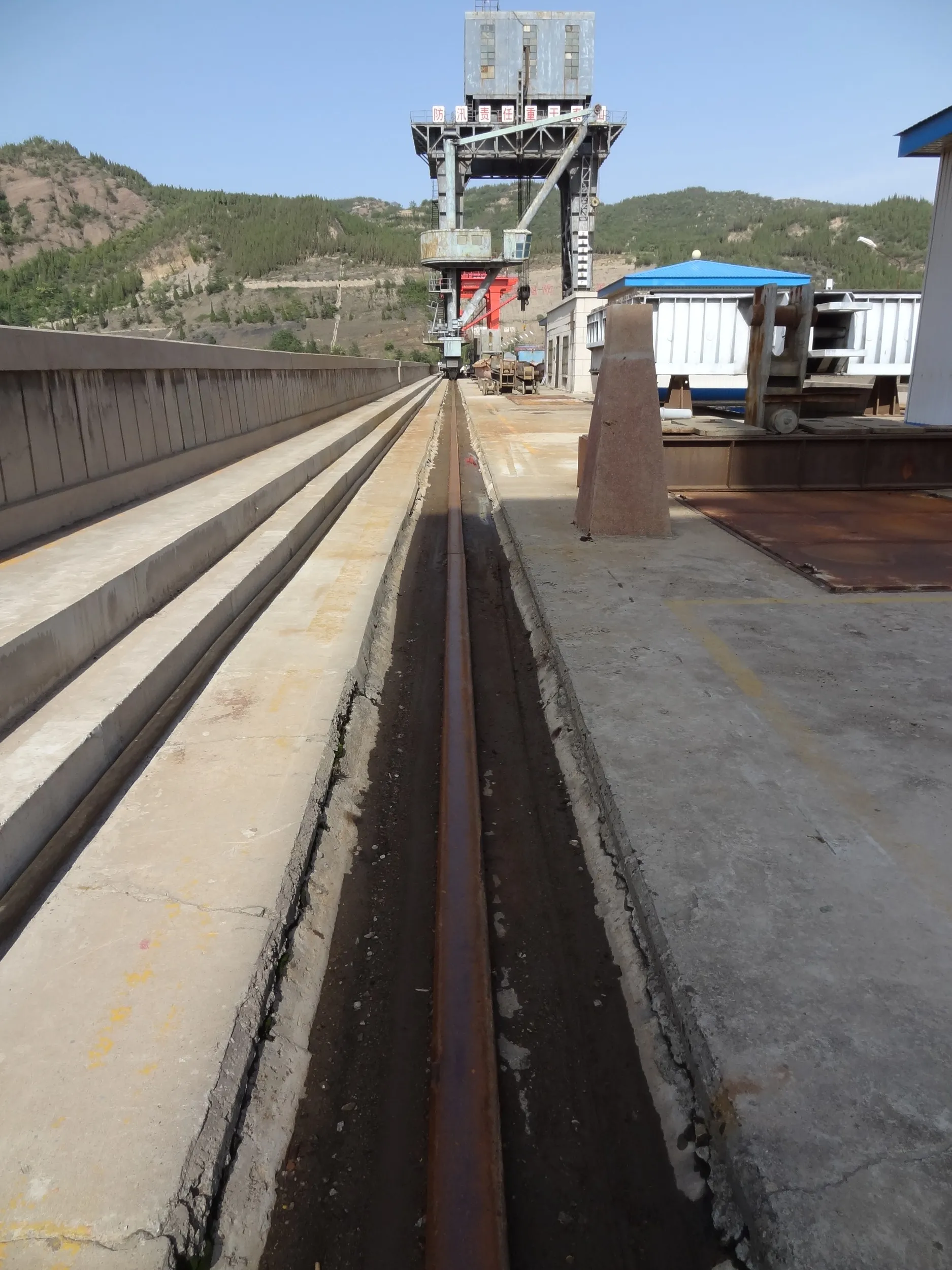 クレーンのレール