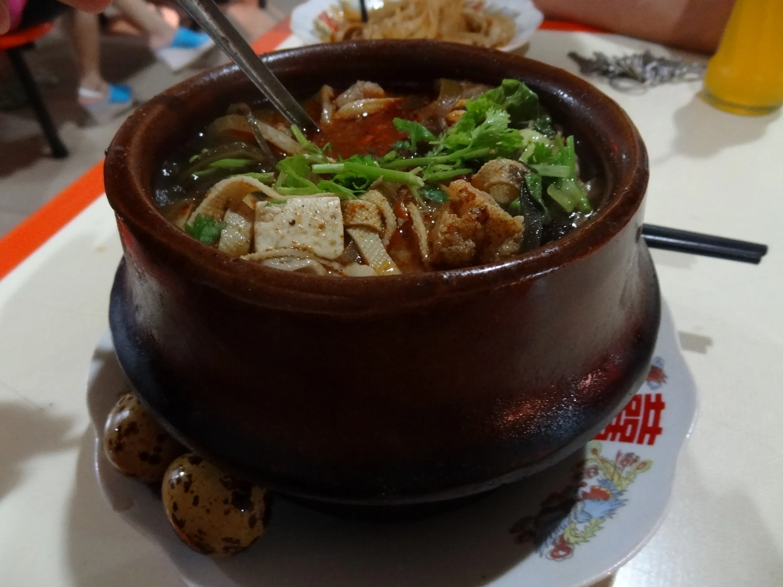 砂鍋料理の食堂