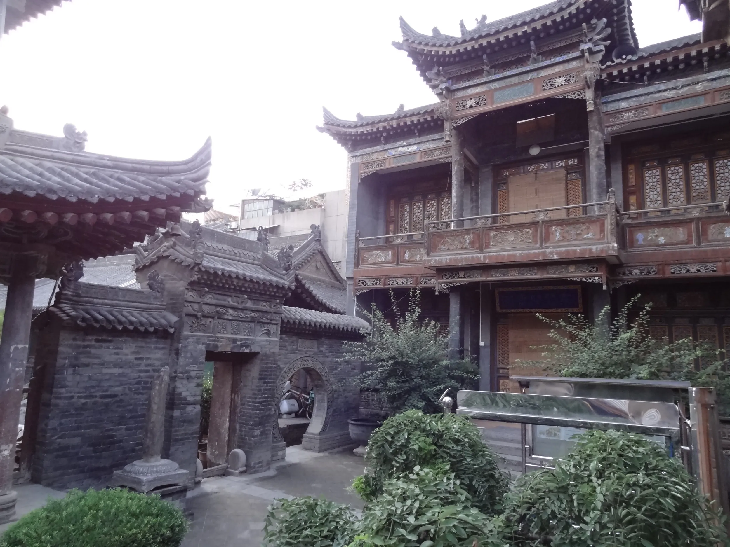 大学習巷清真寺の中庭