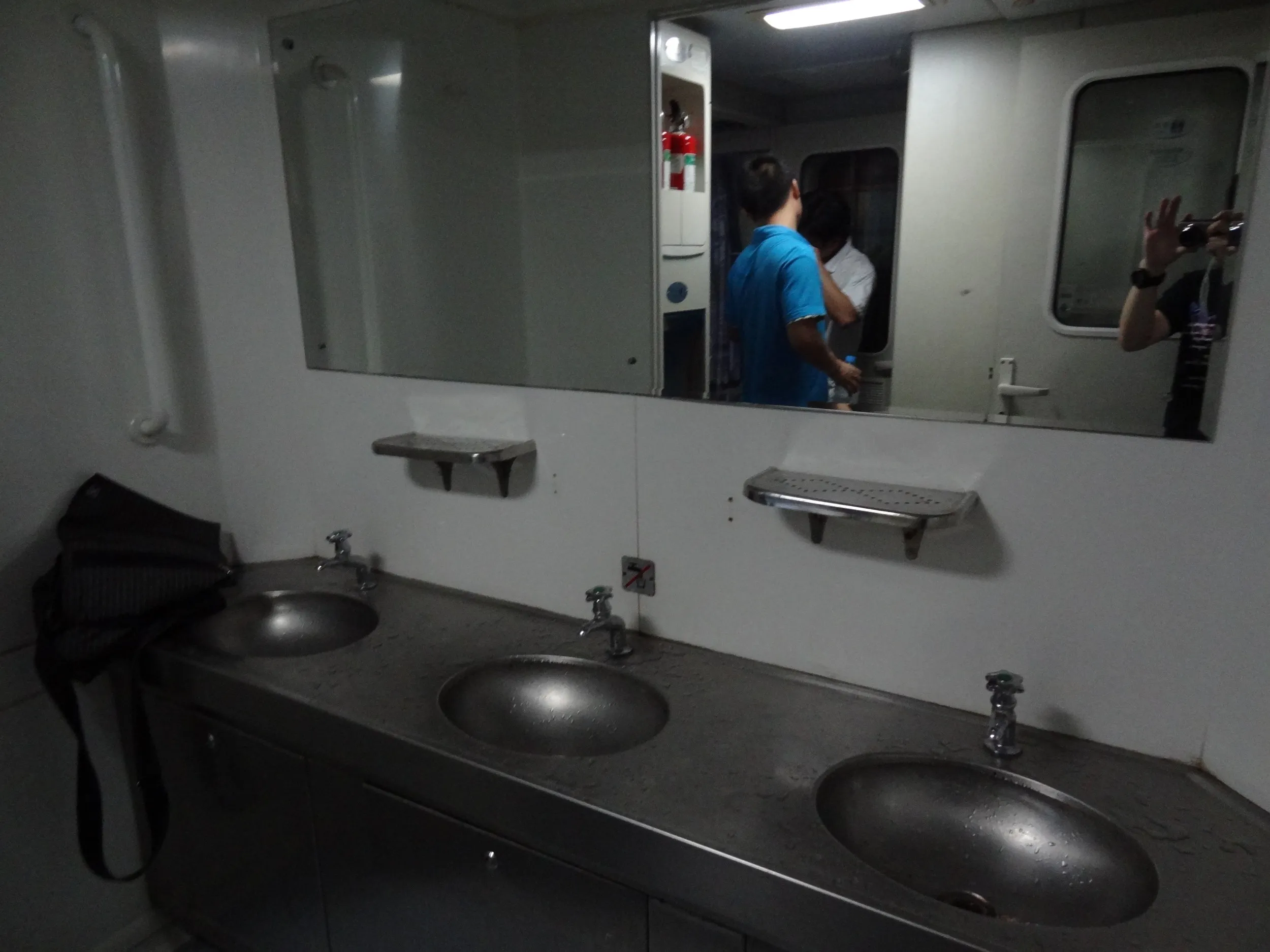 空調快速の洗面台