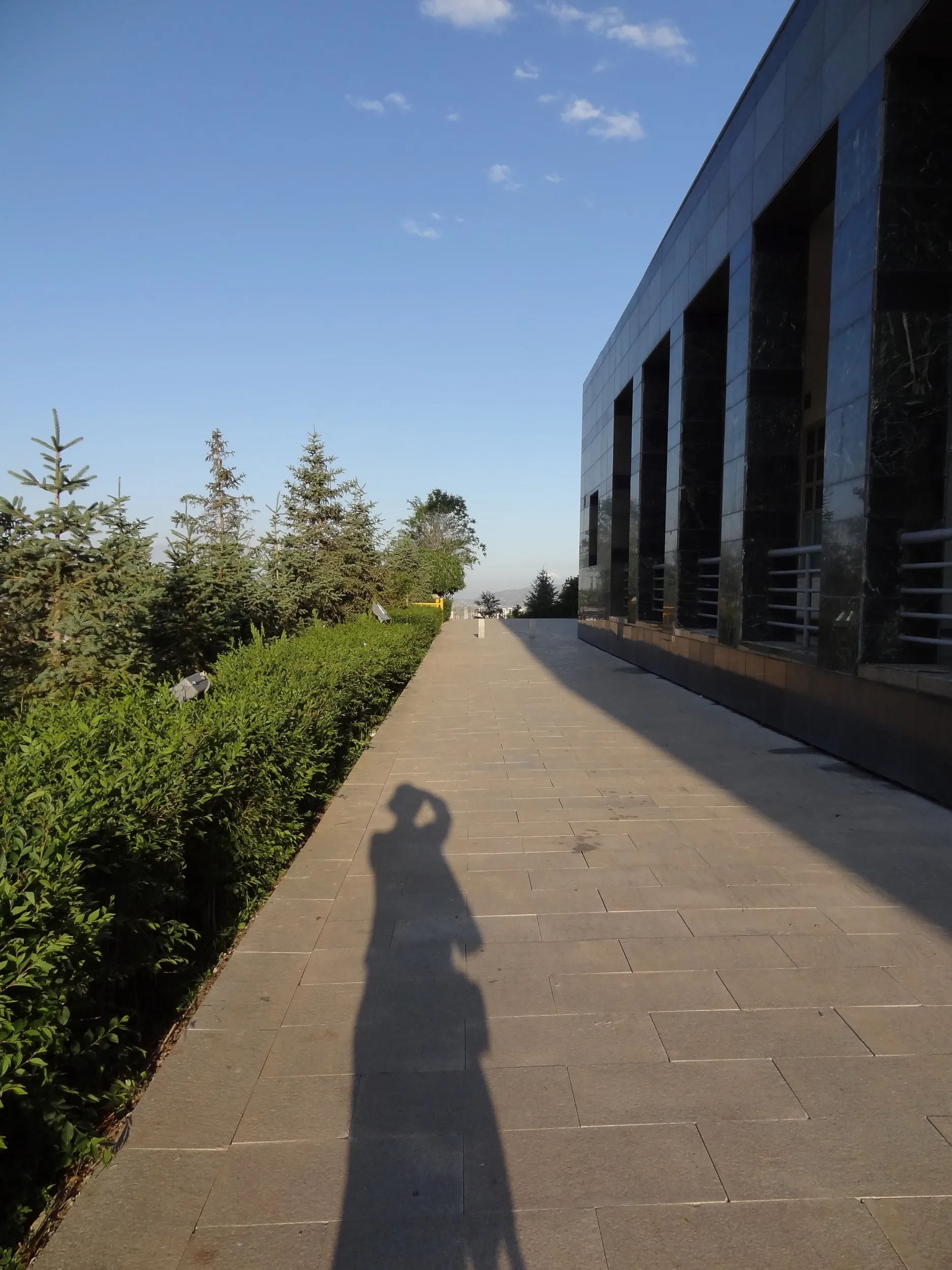 南山公園の建物横