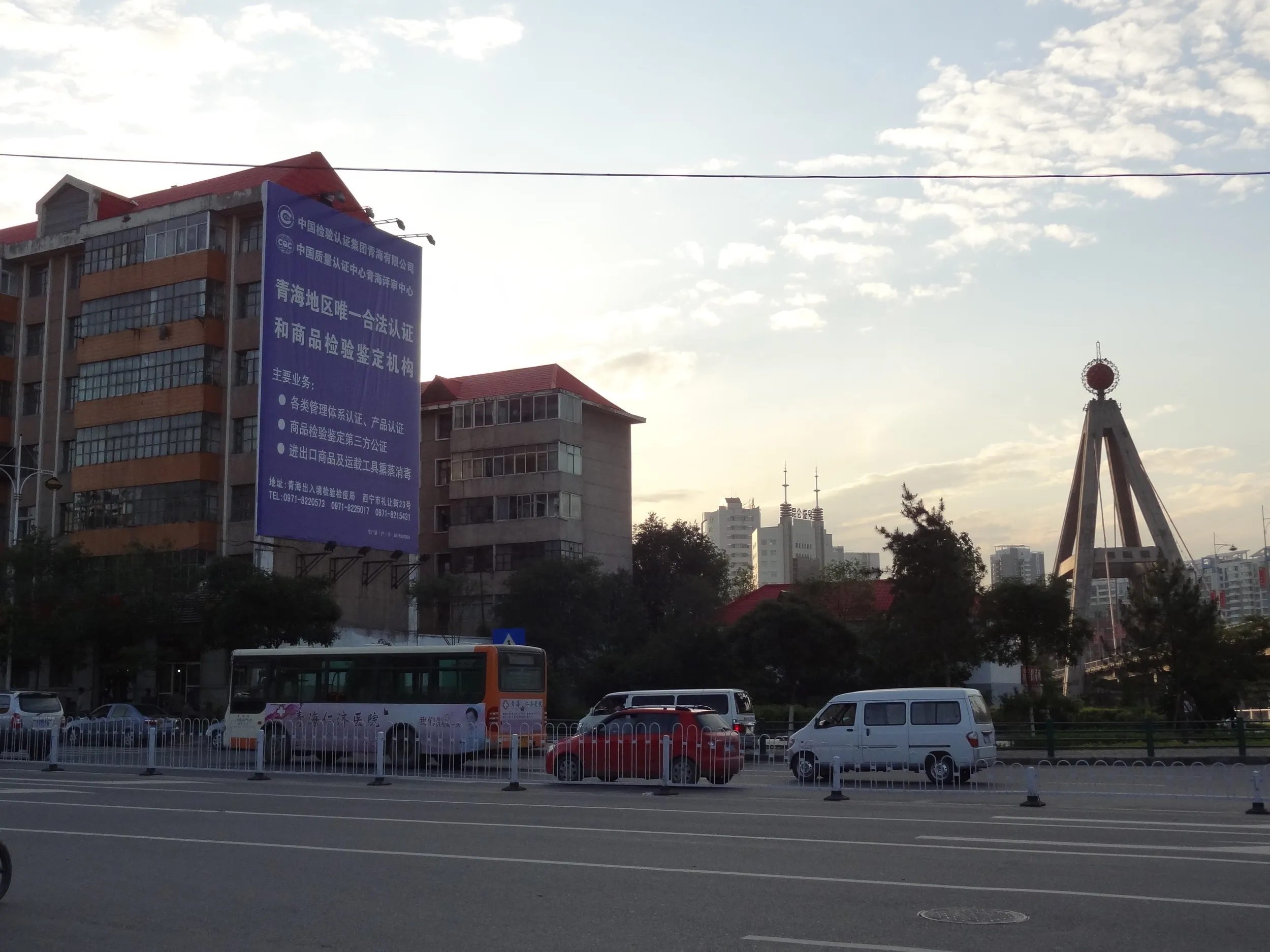 南川東路の様子