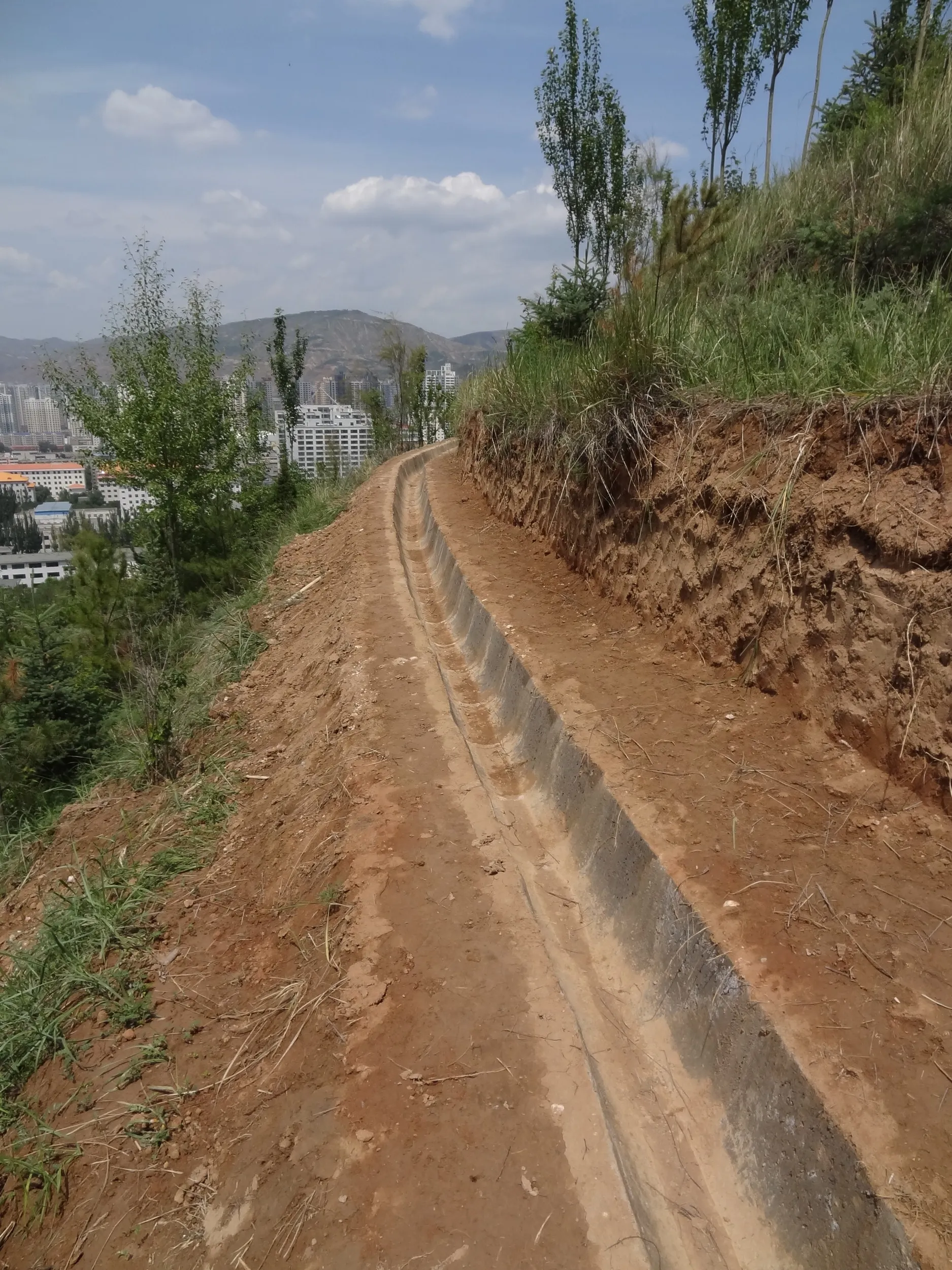 テレビ塔下の排水溝