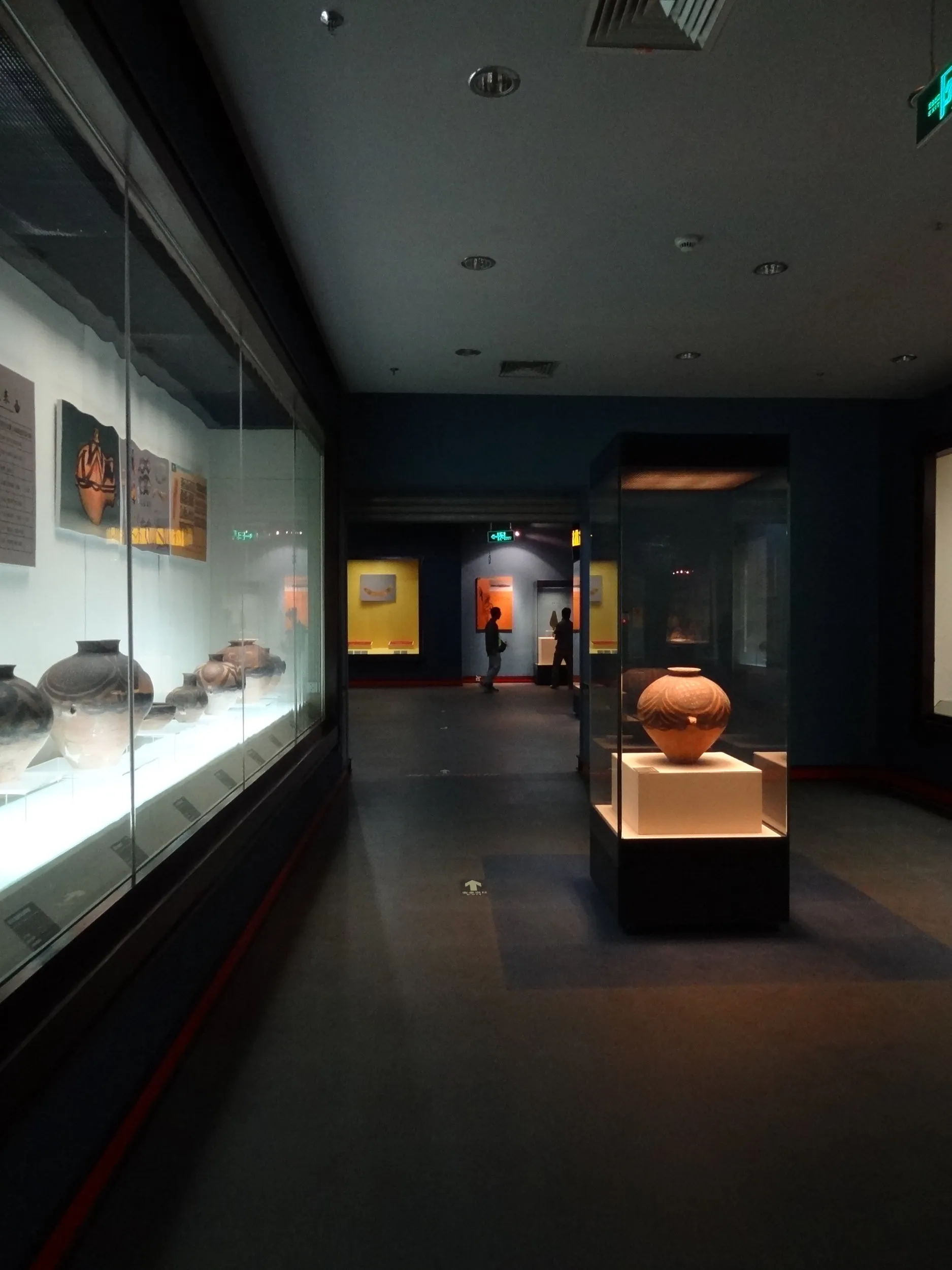 青海省博物館の館内