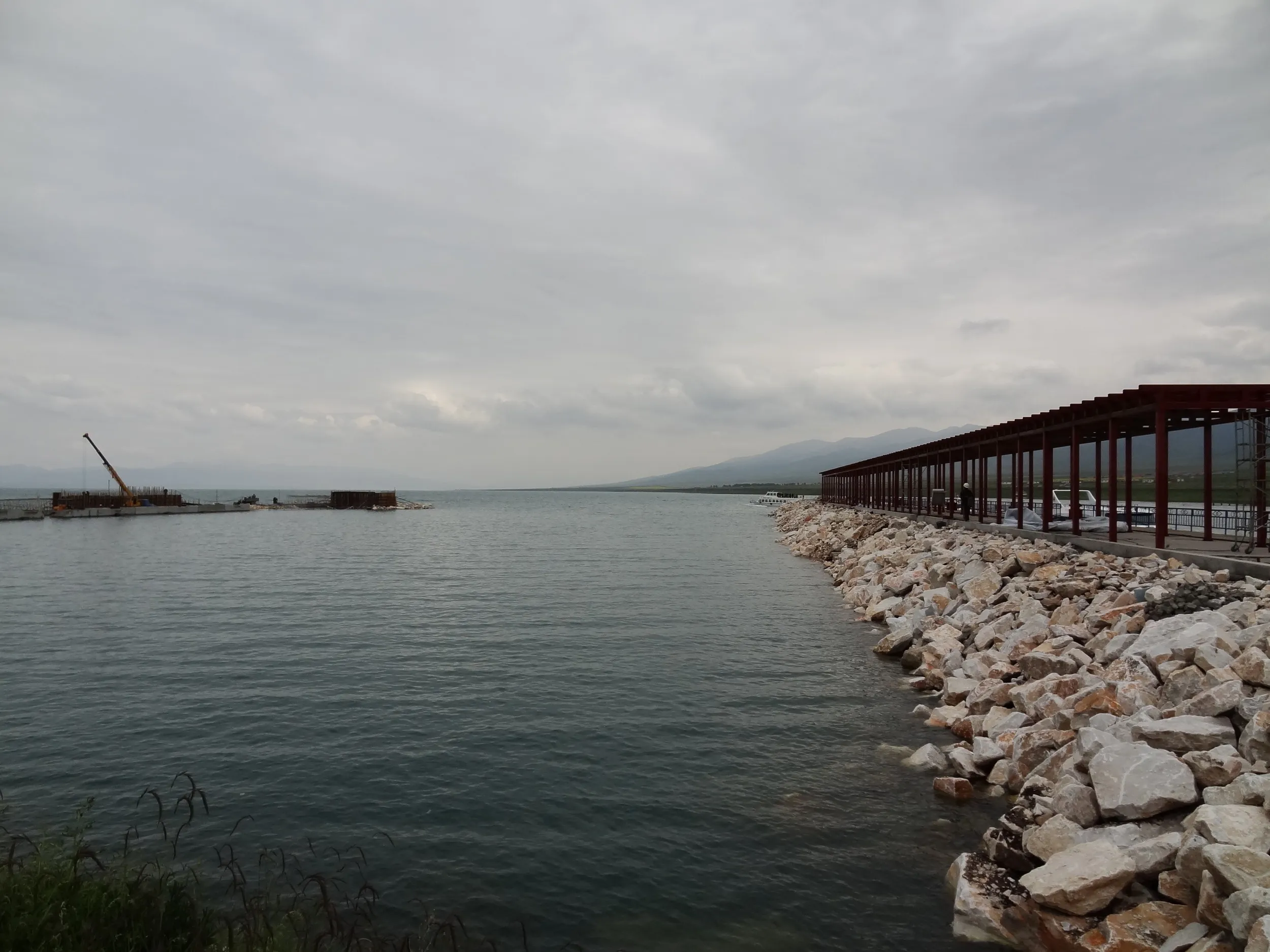 護岸工事中の風景