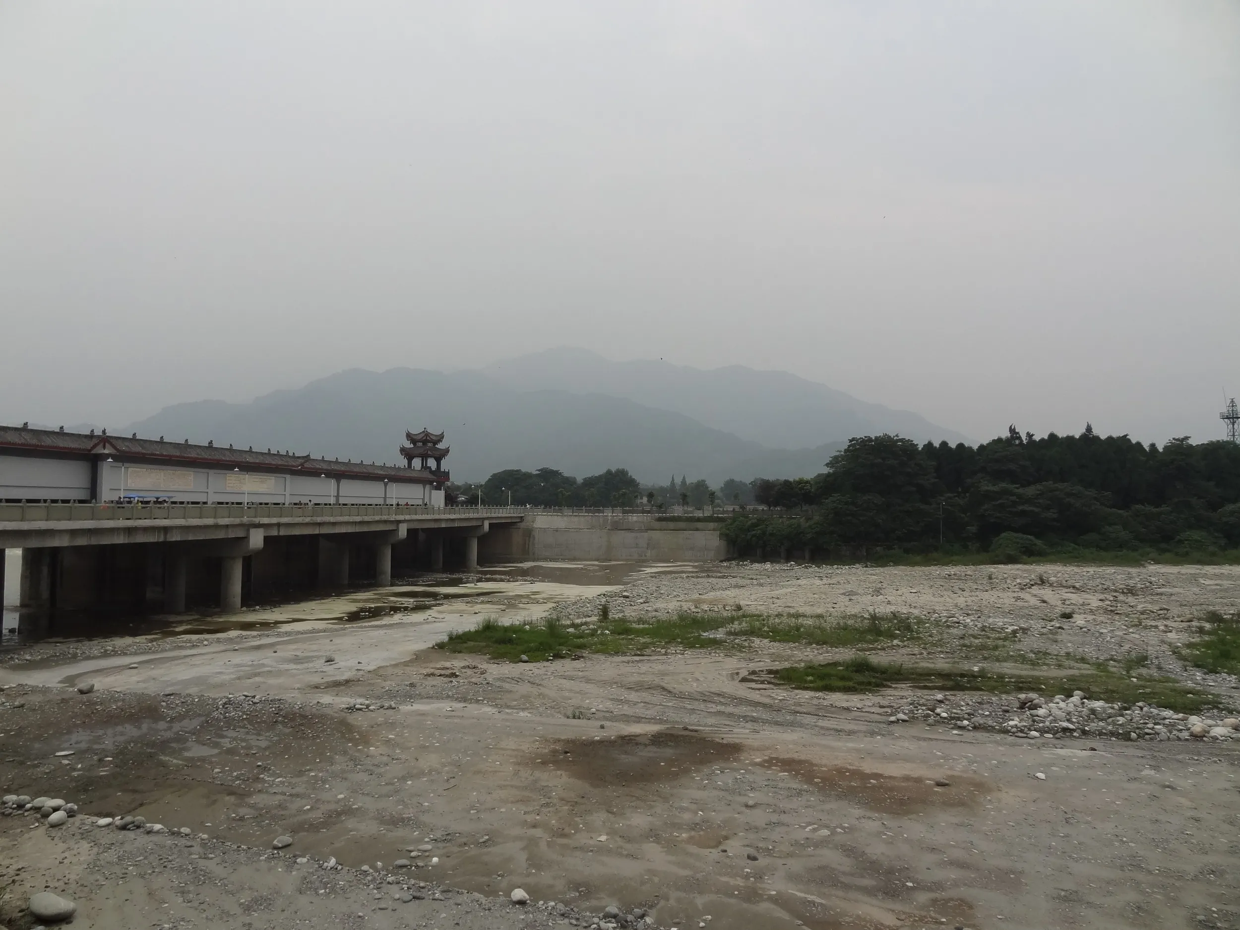 水が流れていない水路