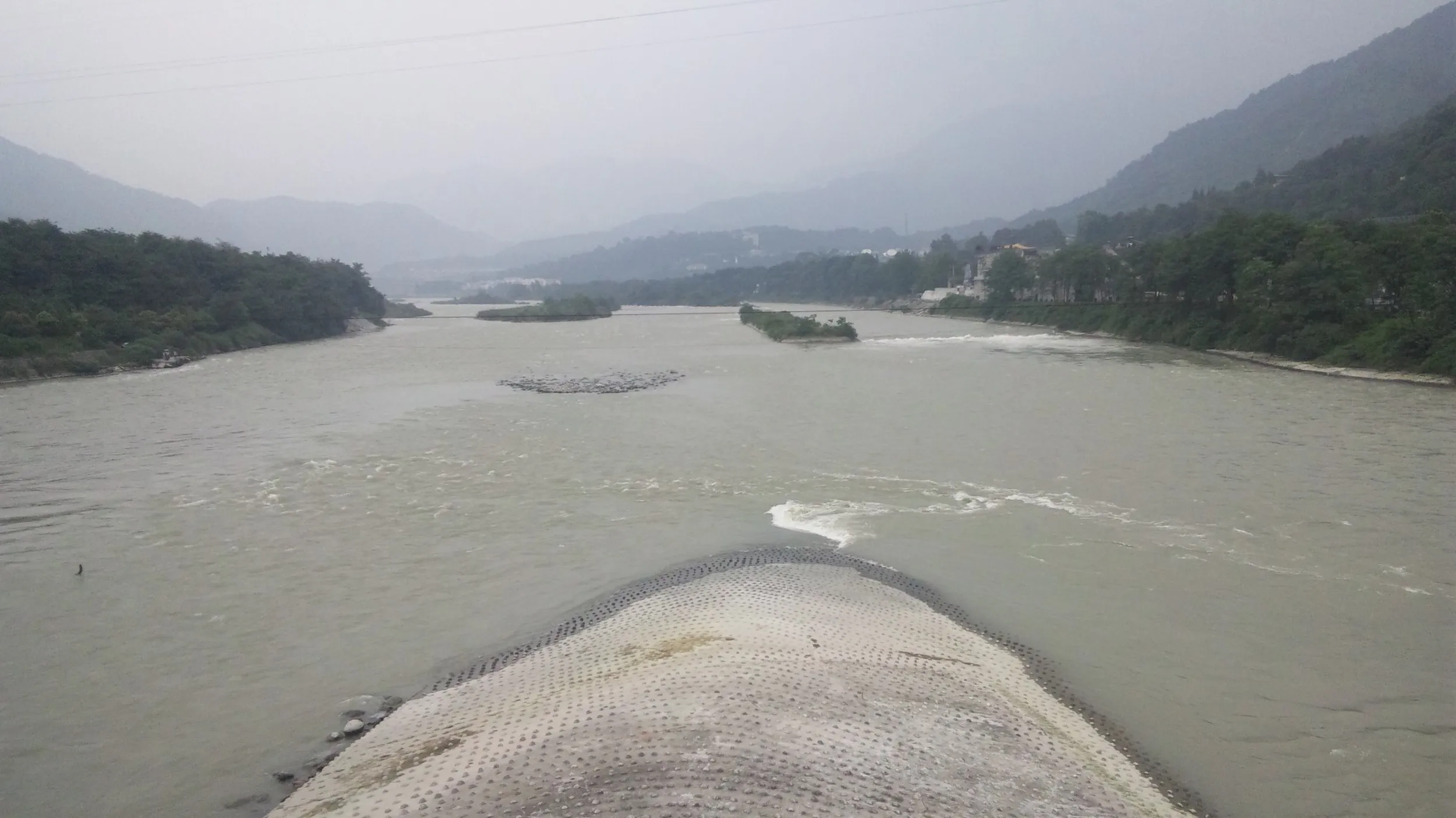 都江堰の先端 魚の口(鱼嘴)