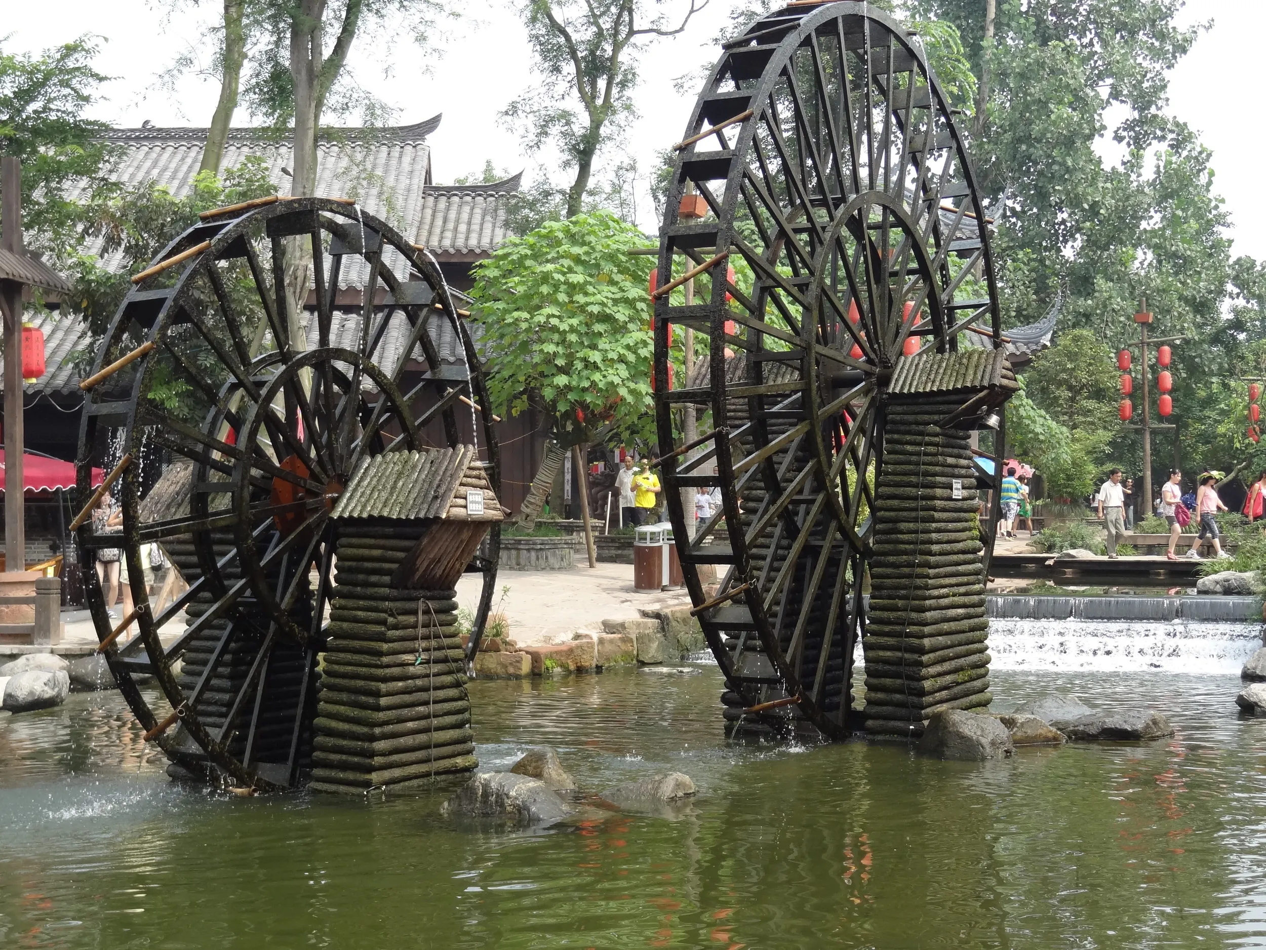 見せ物用の水車