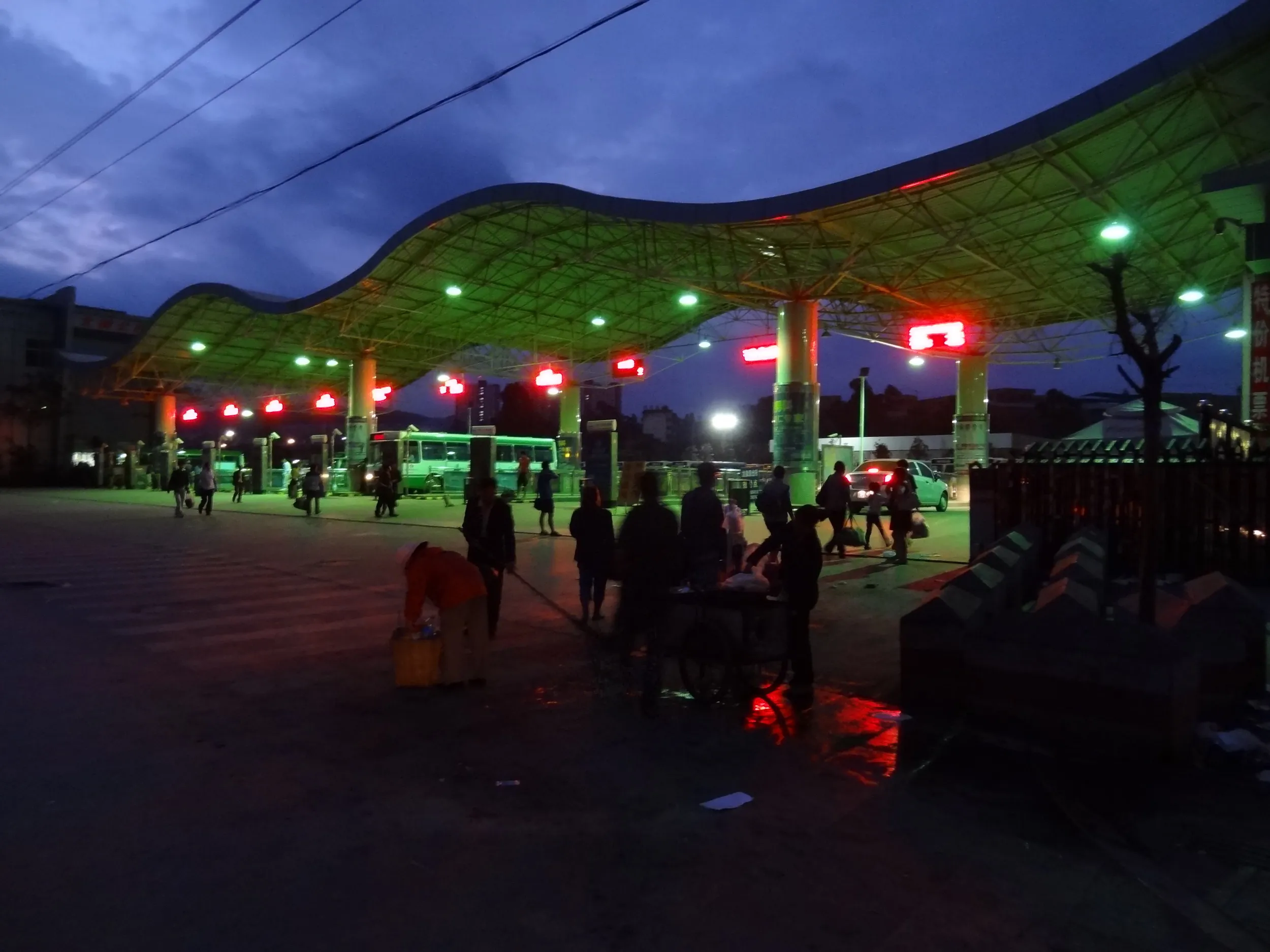 路線バスのターミナル