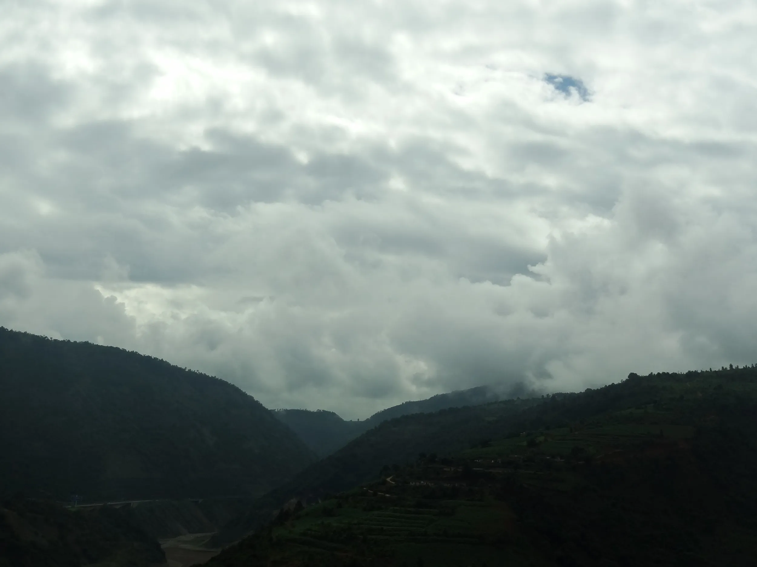 大理〜瑞麗へ高速バスで移動編