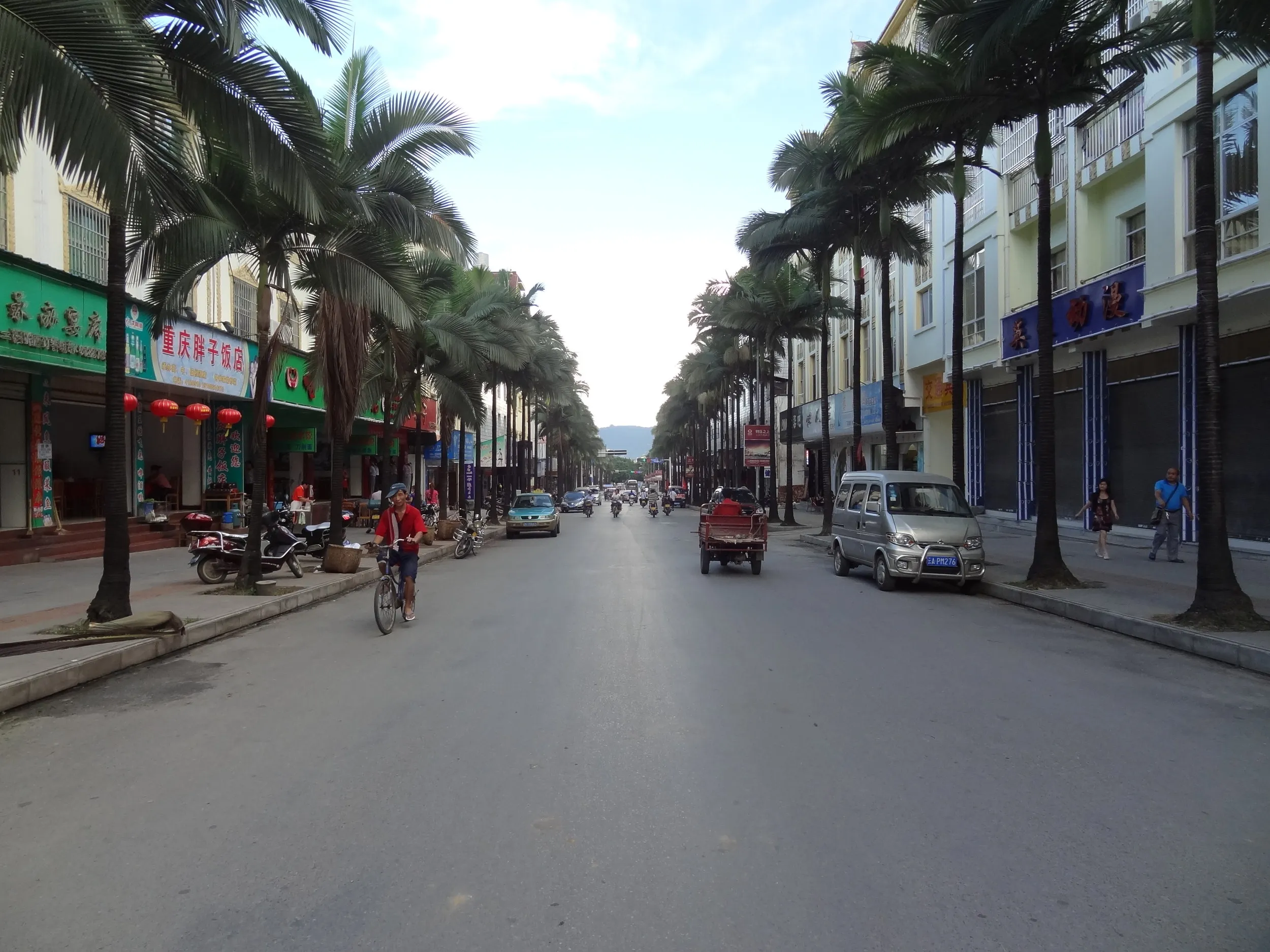 南卯街と瑞麗旅游歩行街の間の道