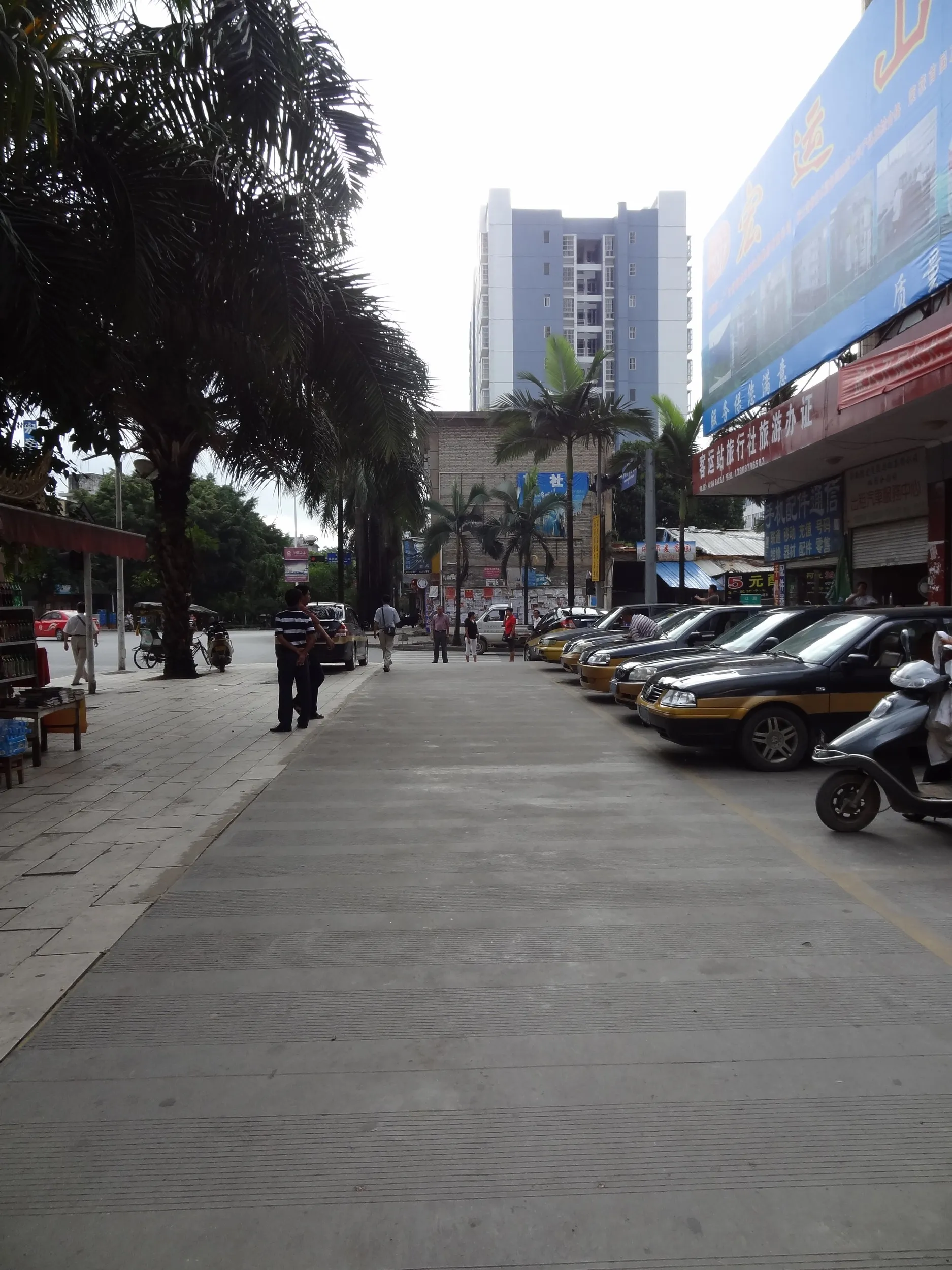 瑞麗市内の風景