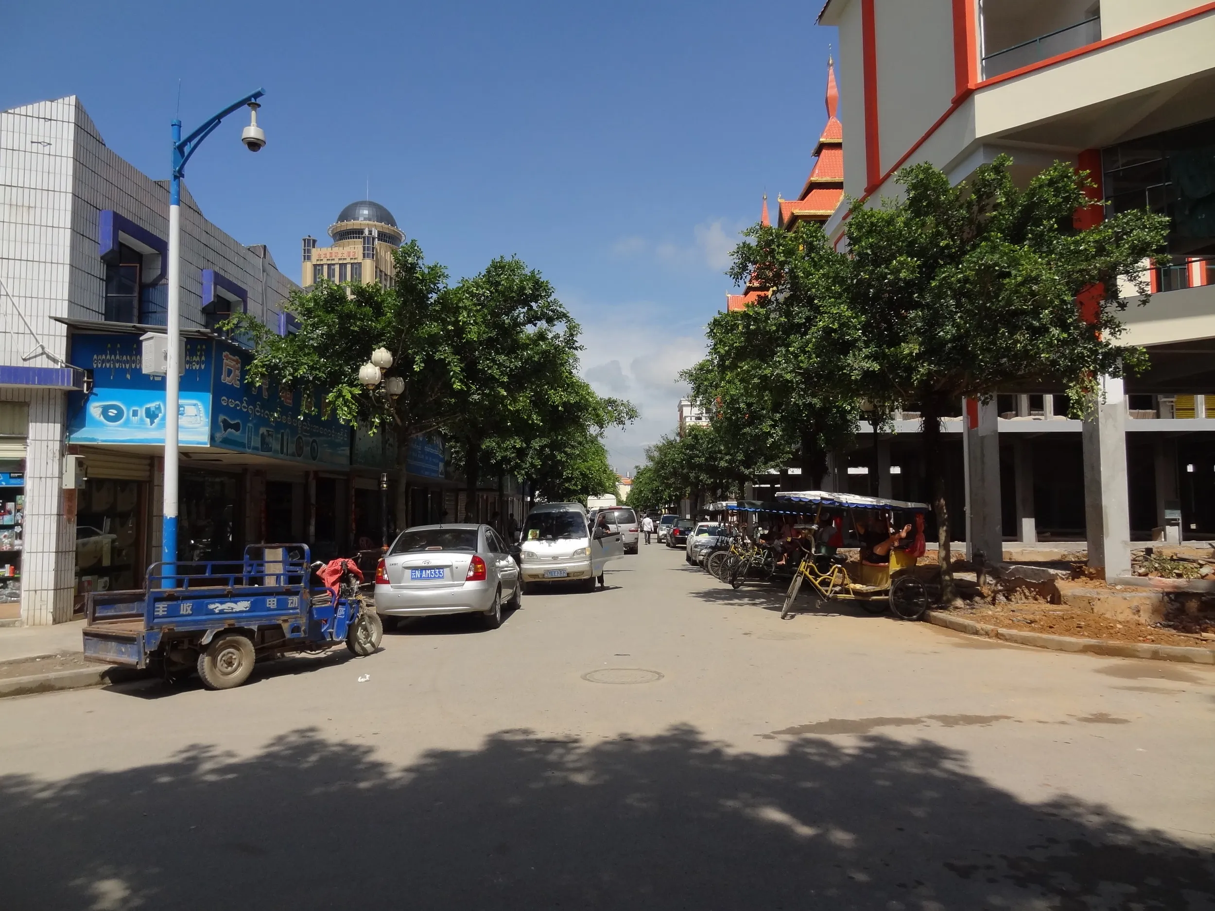 国境の柵付近の風景