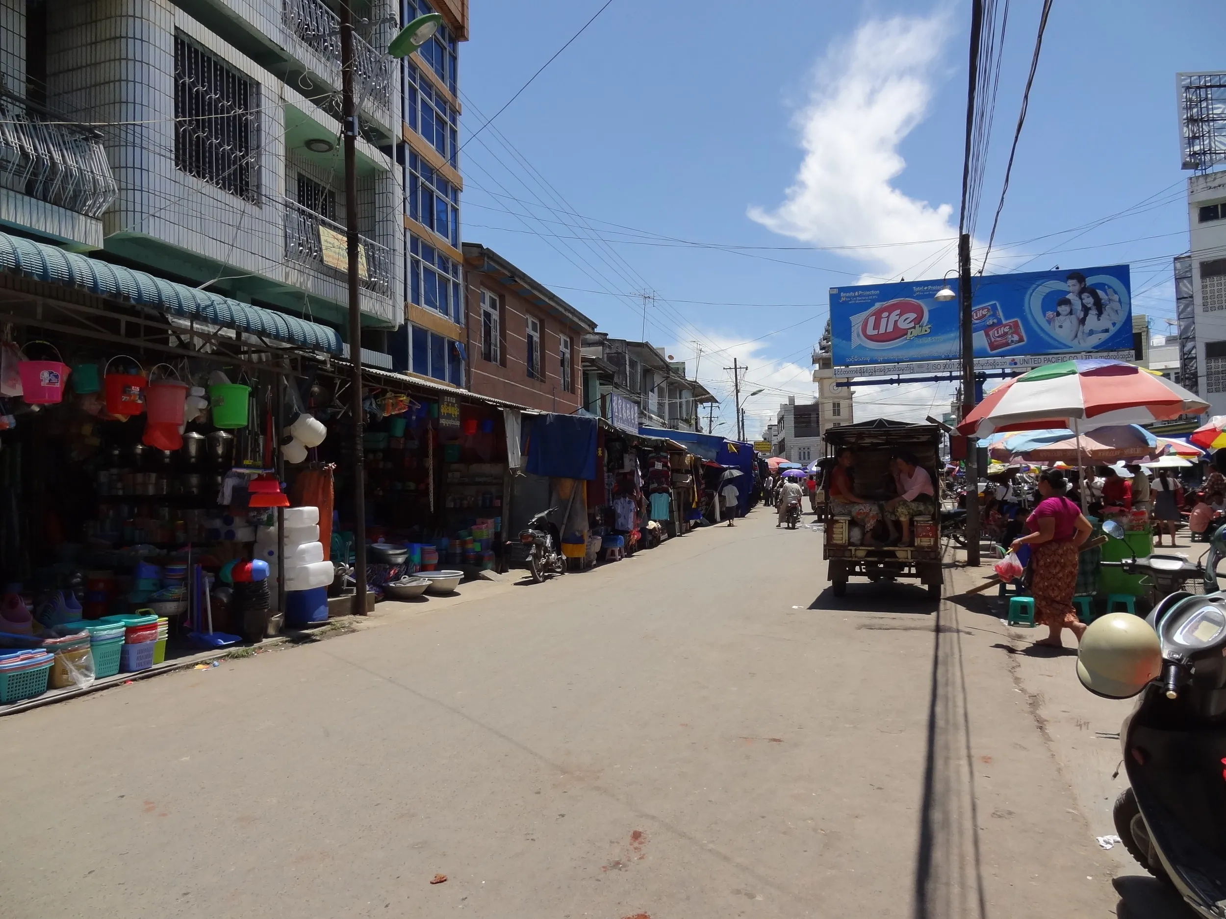 Muse Market周辺の商店街