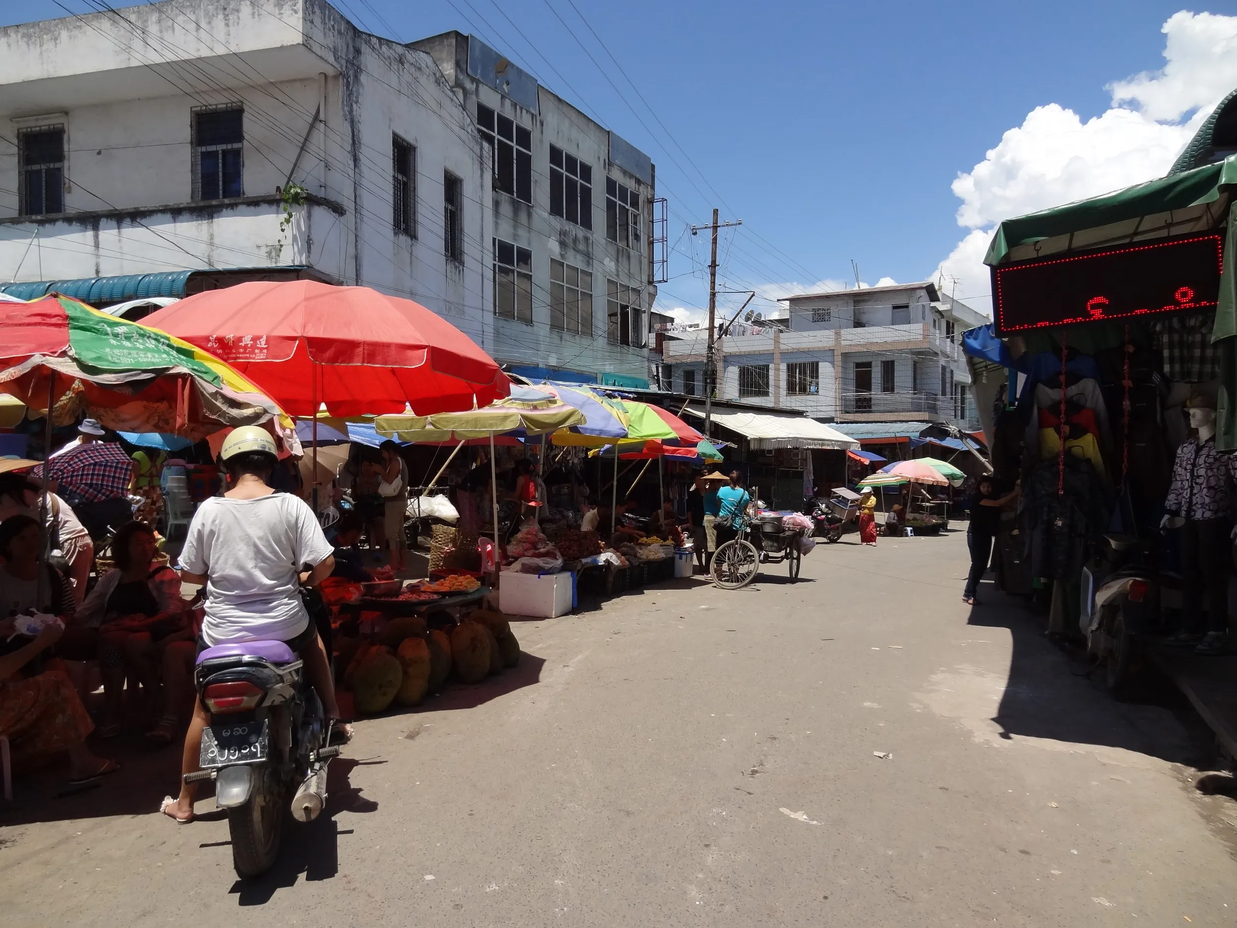 Muse Market周辺の商店街