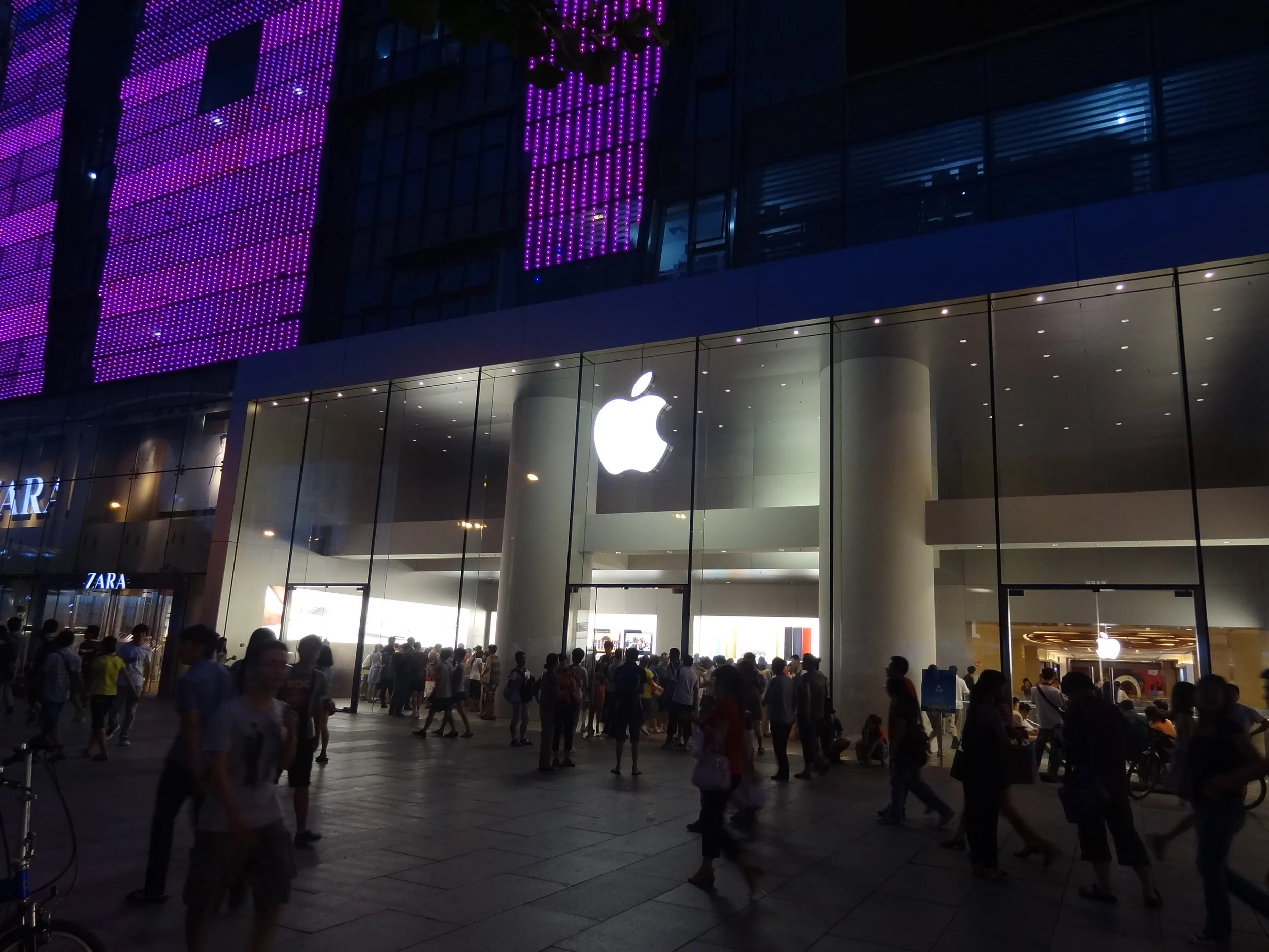 大悦城購物中心にあるapplestore(アップルストア)