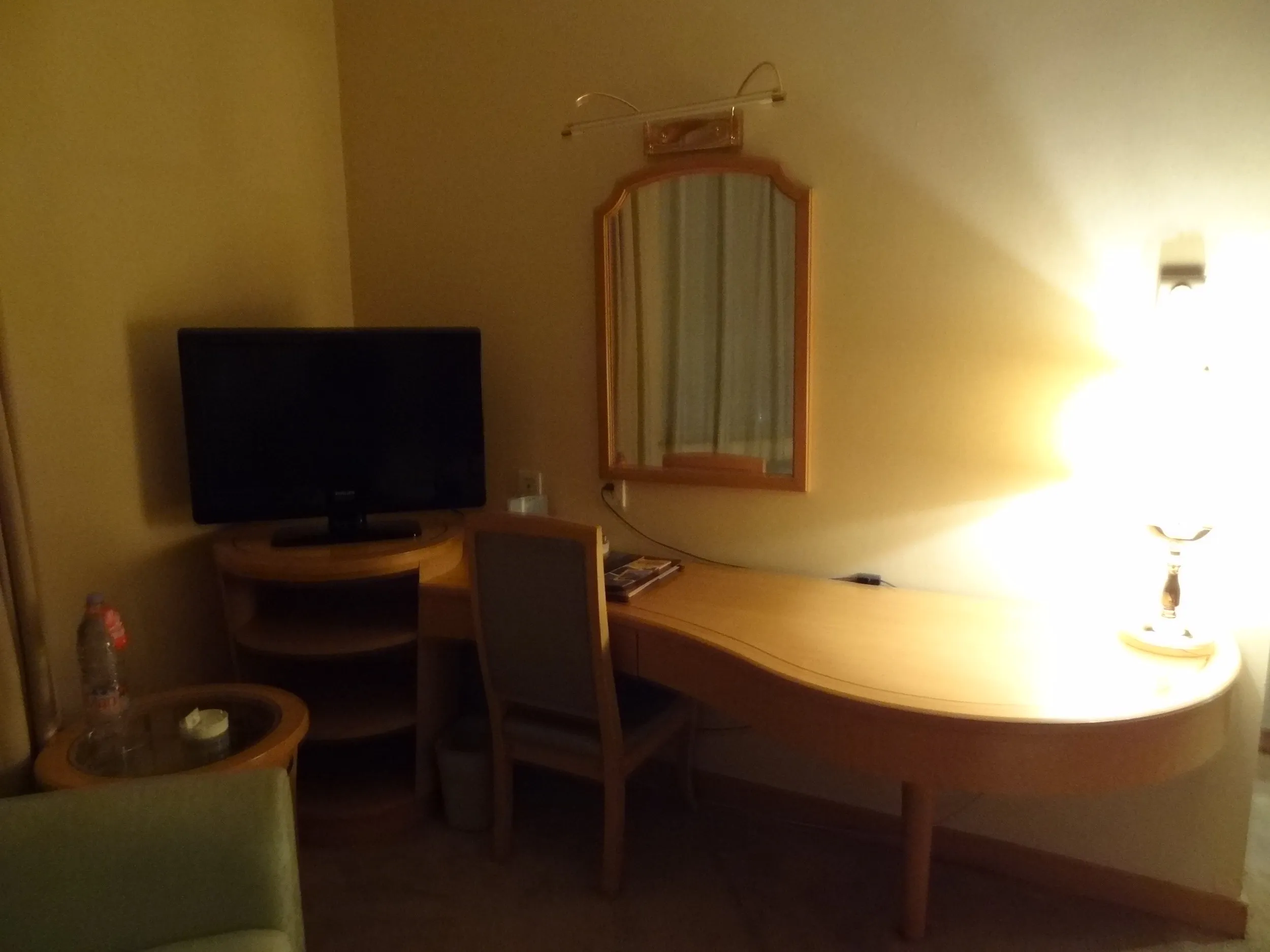 四ツ星ホテルの山水賓館の書斎