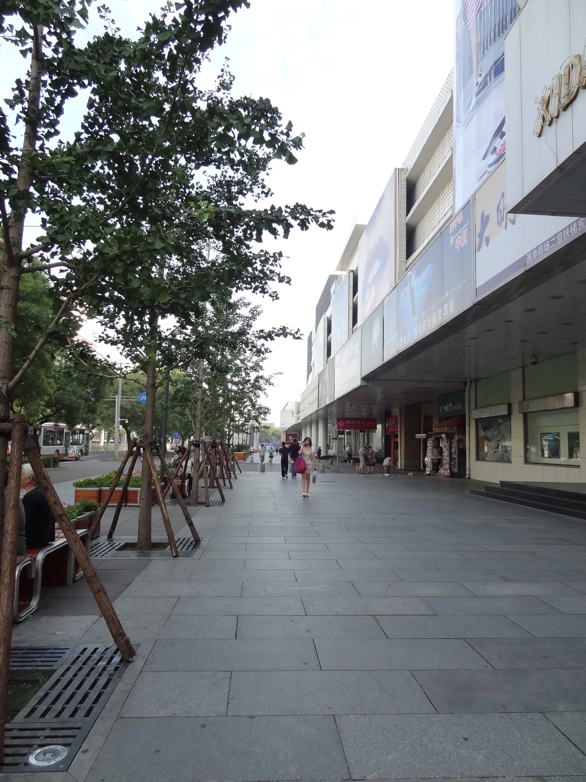 西単のショッピングモール