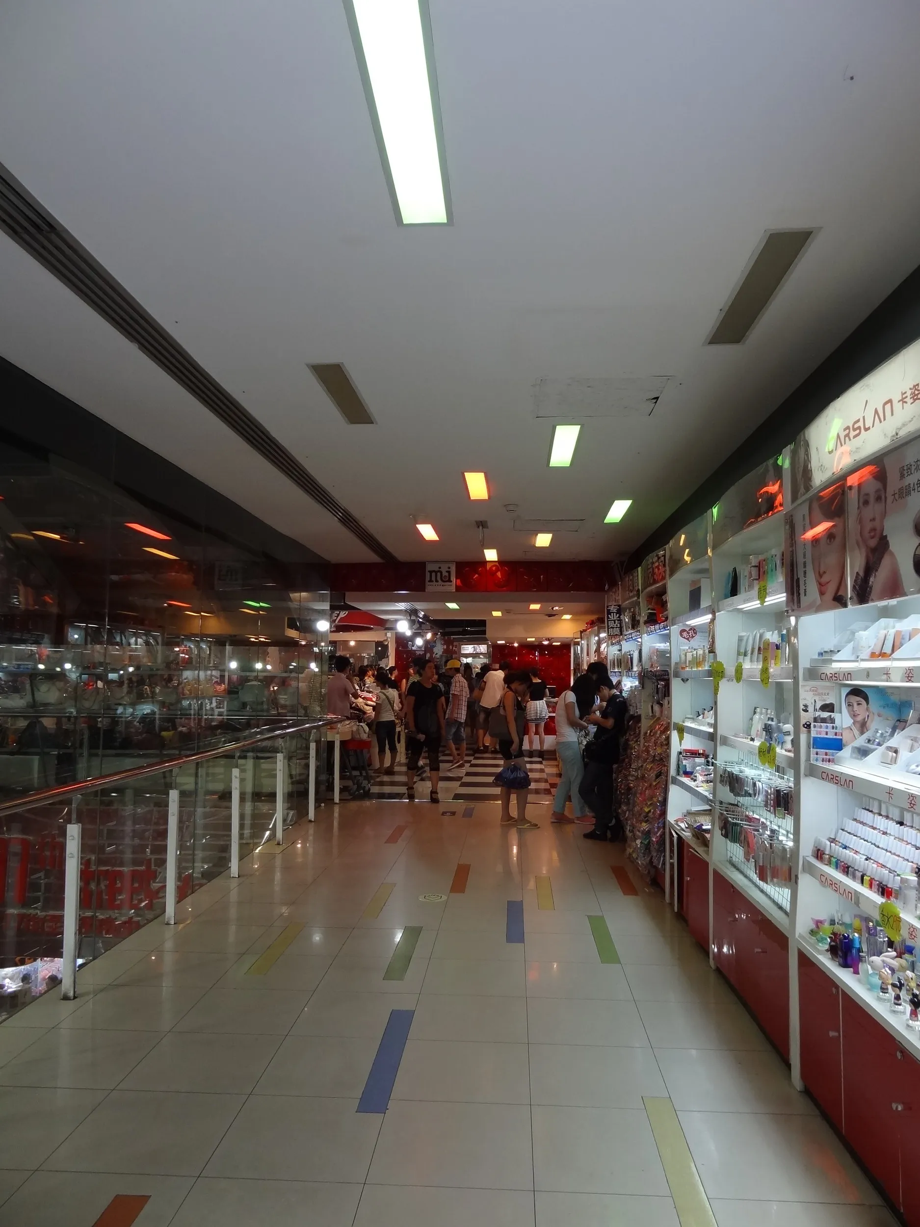 デパート内の様子