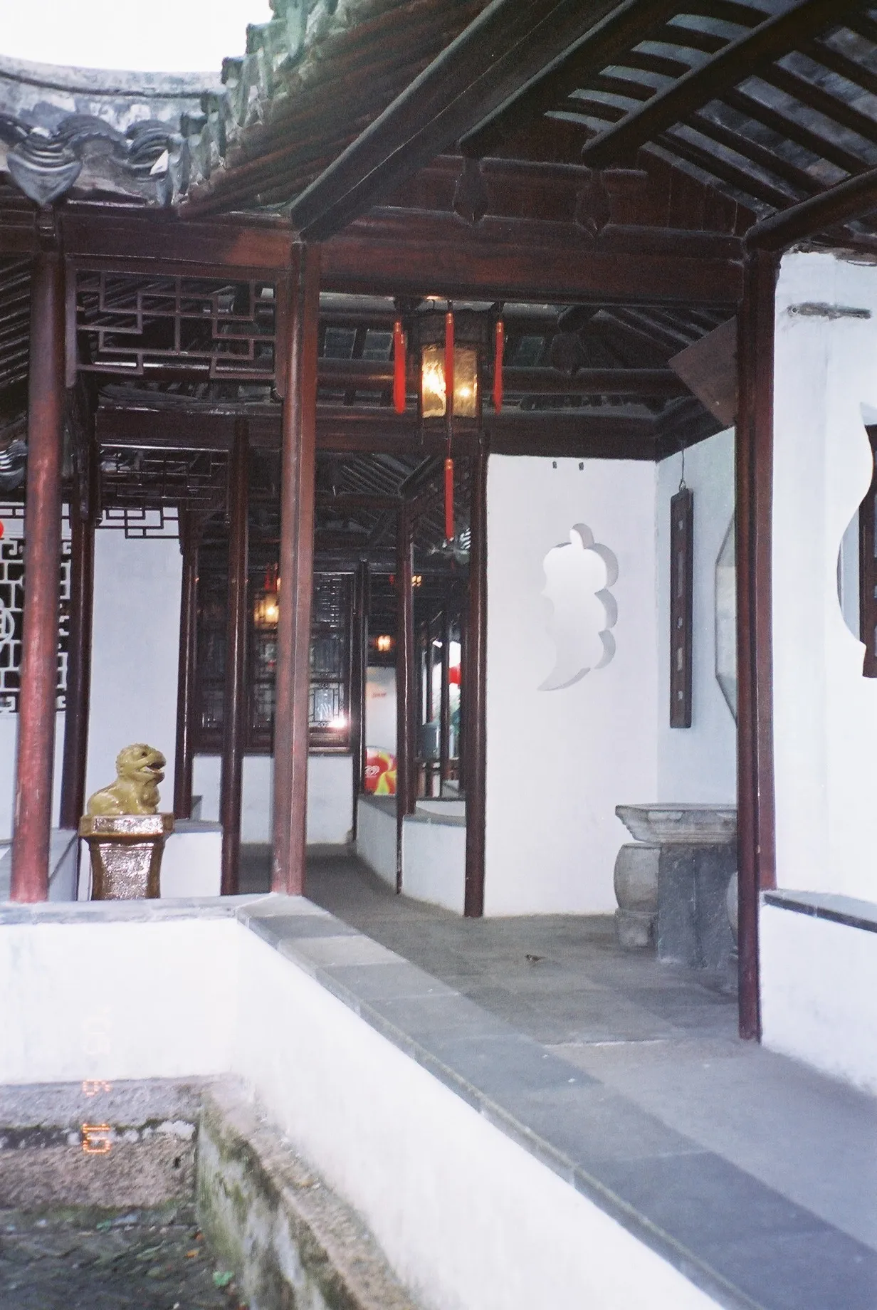 蘇州観光＠拙政園の庭園と建物