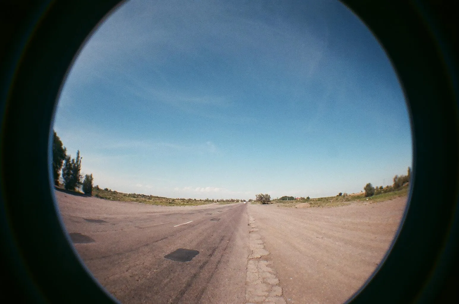 砂漠をLomo Fisheye2で撮影